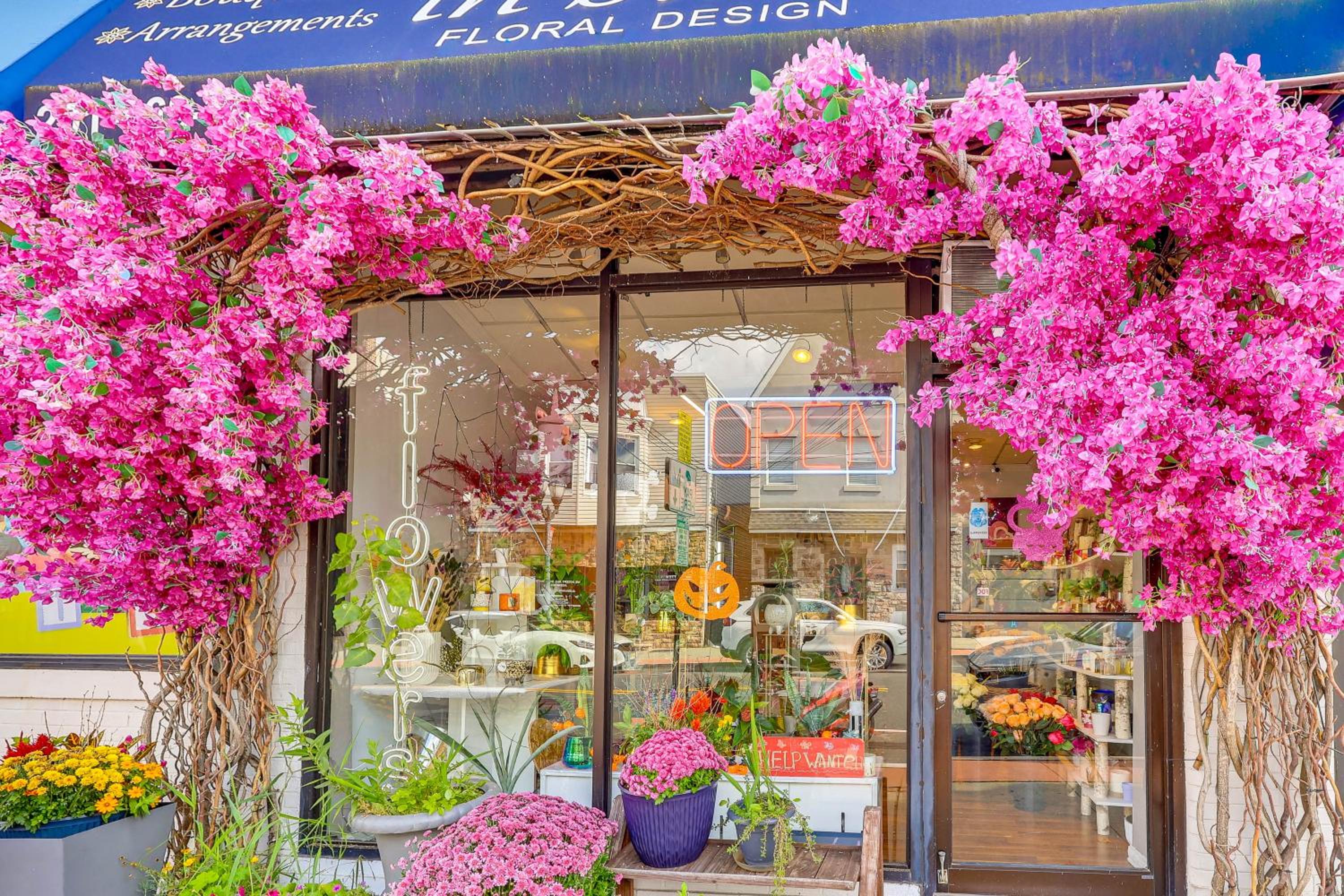 Easy NYC Commute Getaway Near World Cup and Parks