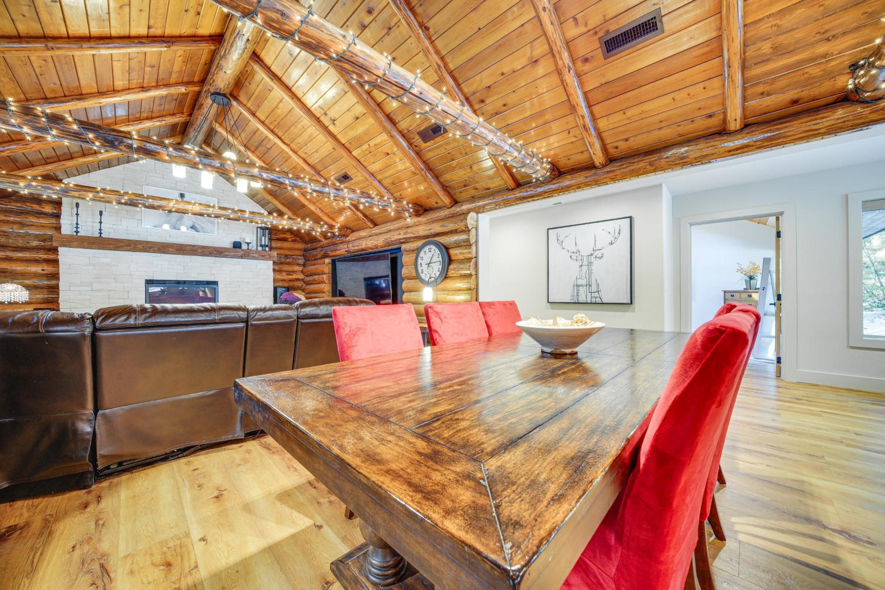 Contemporary Log Cabin Near Cle Elum Lake!