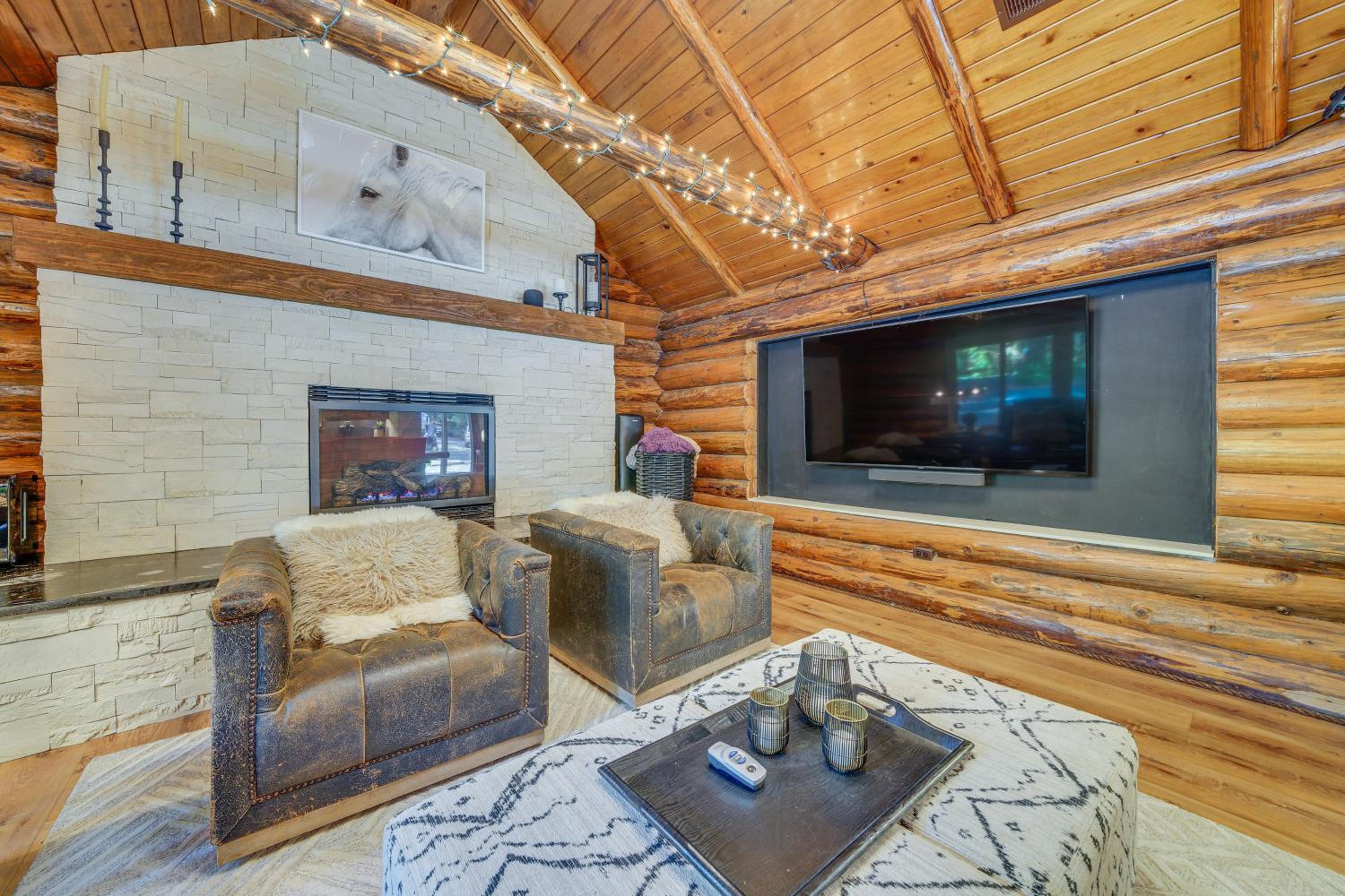 Contemporary Log Cabin Near Cle Elum Lake!