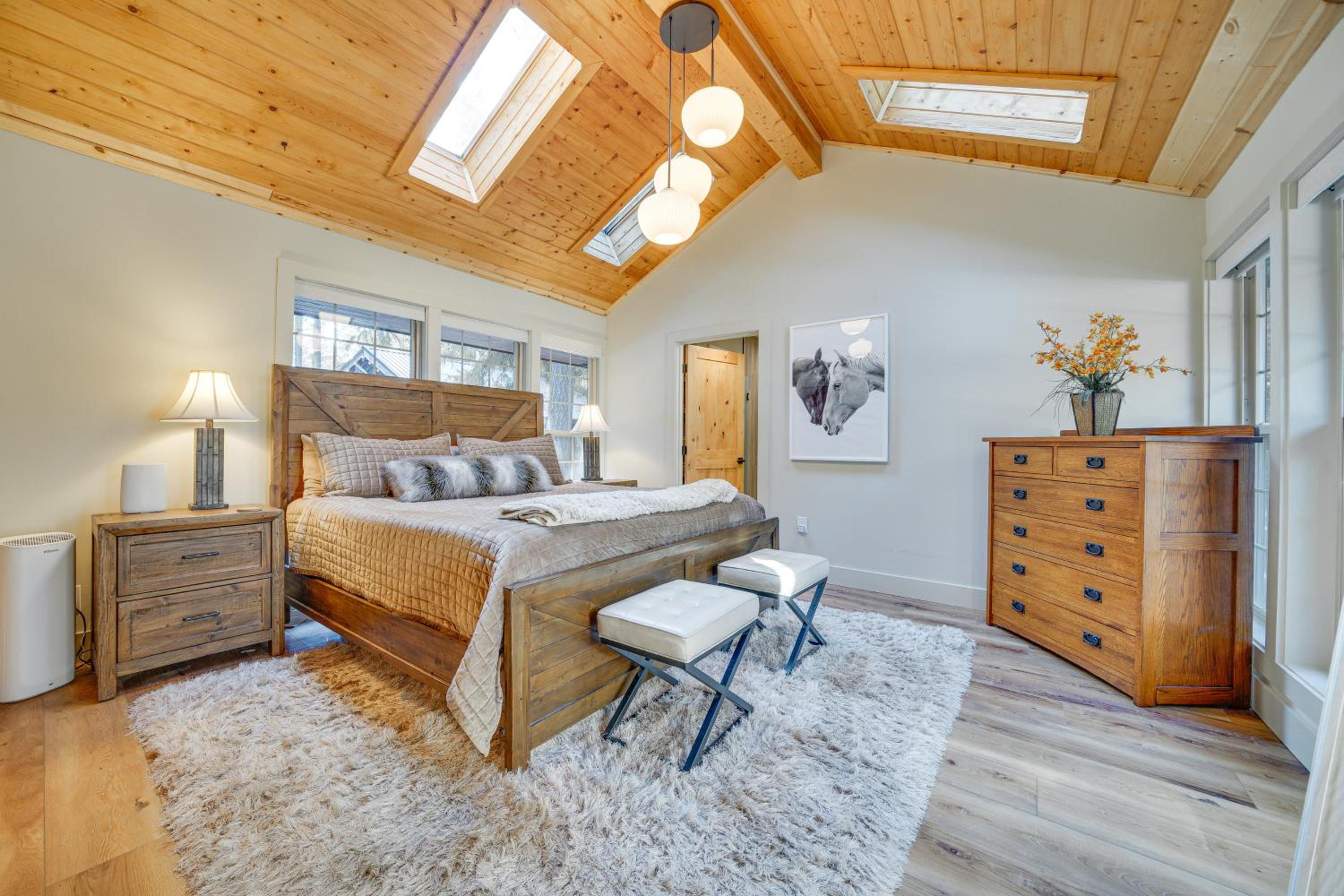 Contemporary Log Cabin Near Cle Elum Lake!