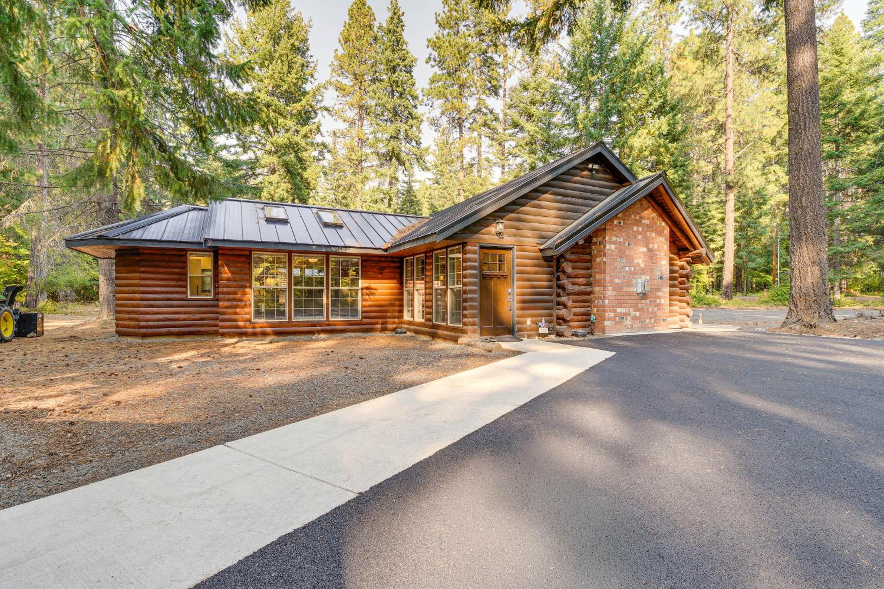 Contemporary Log Cabin Near Cle Elum Lake!