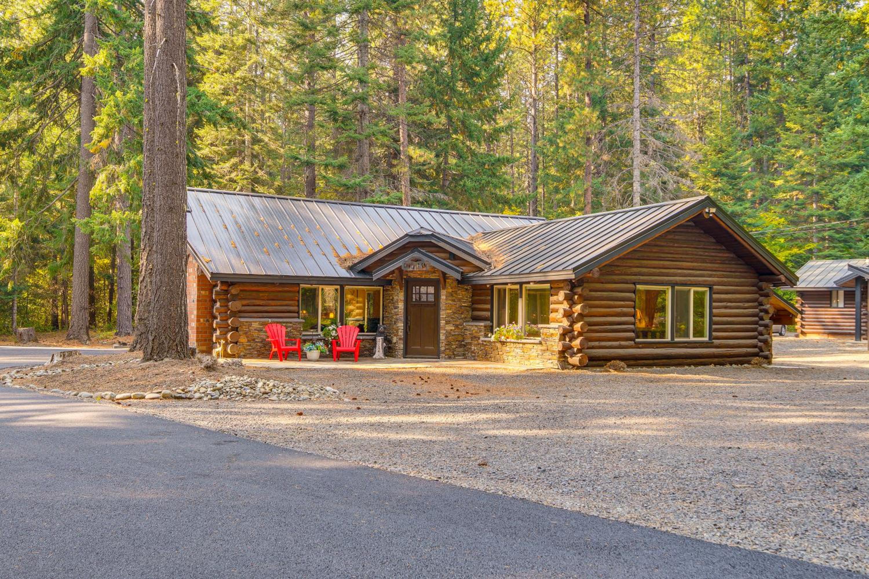 Contemporary Log Cabin Near Cle Elum Lake!
