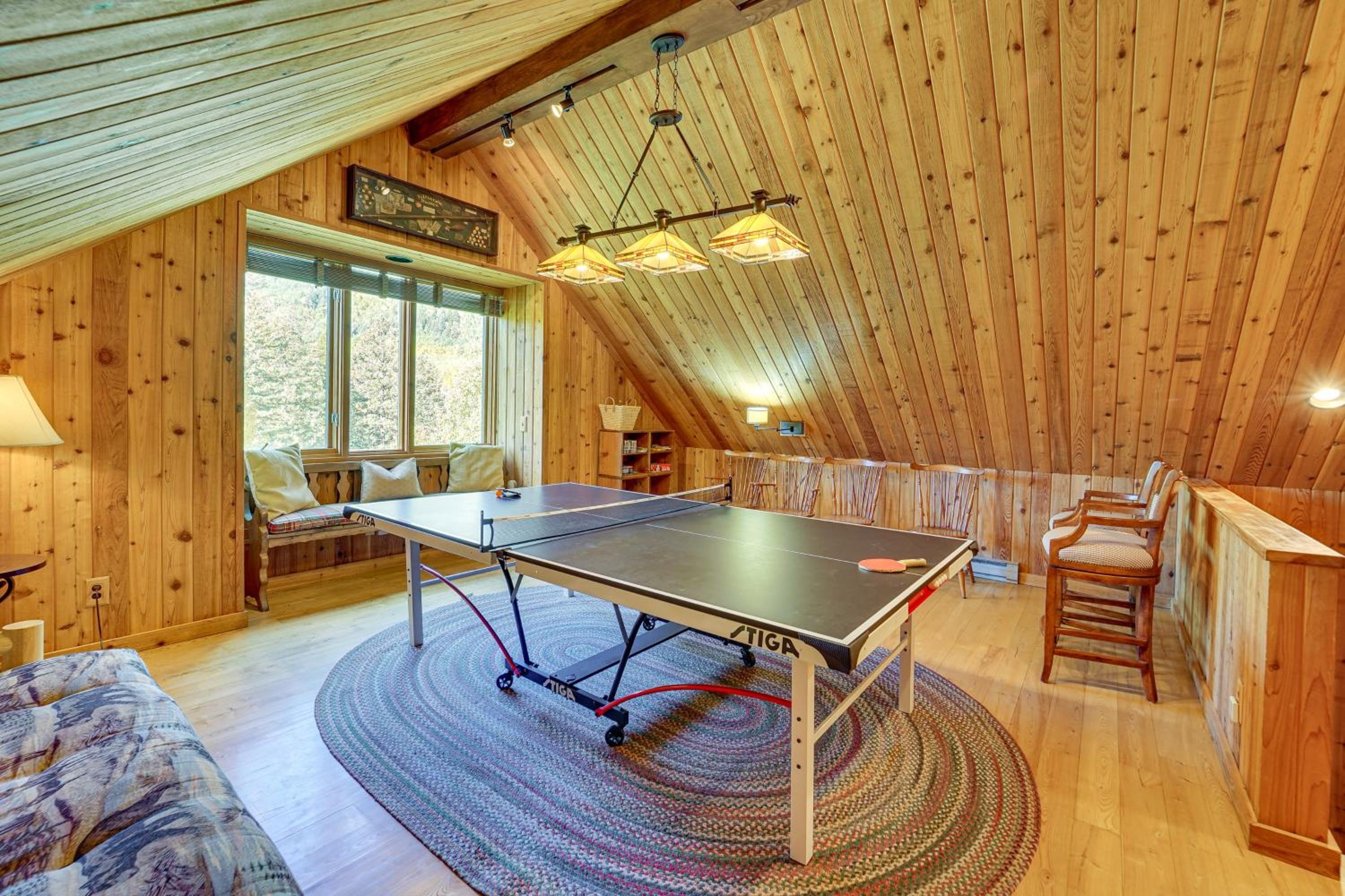 Game Room and Views Cabin Near Purgatory Resort!