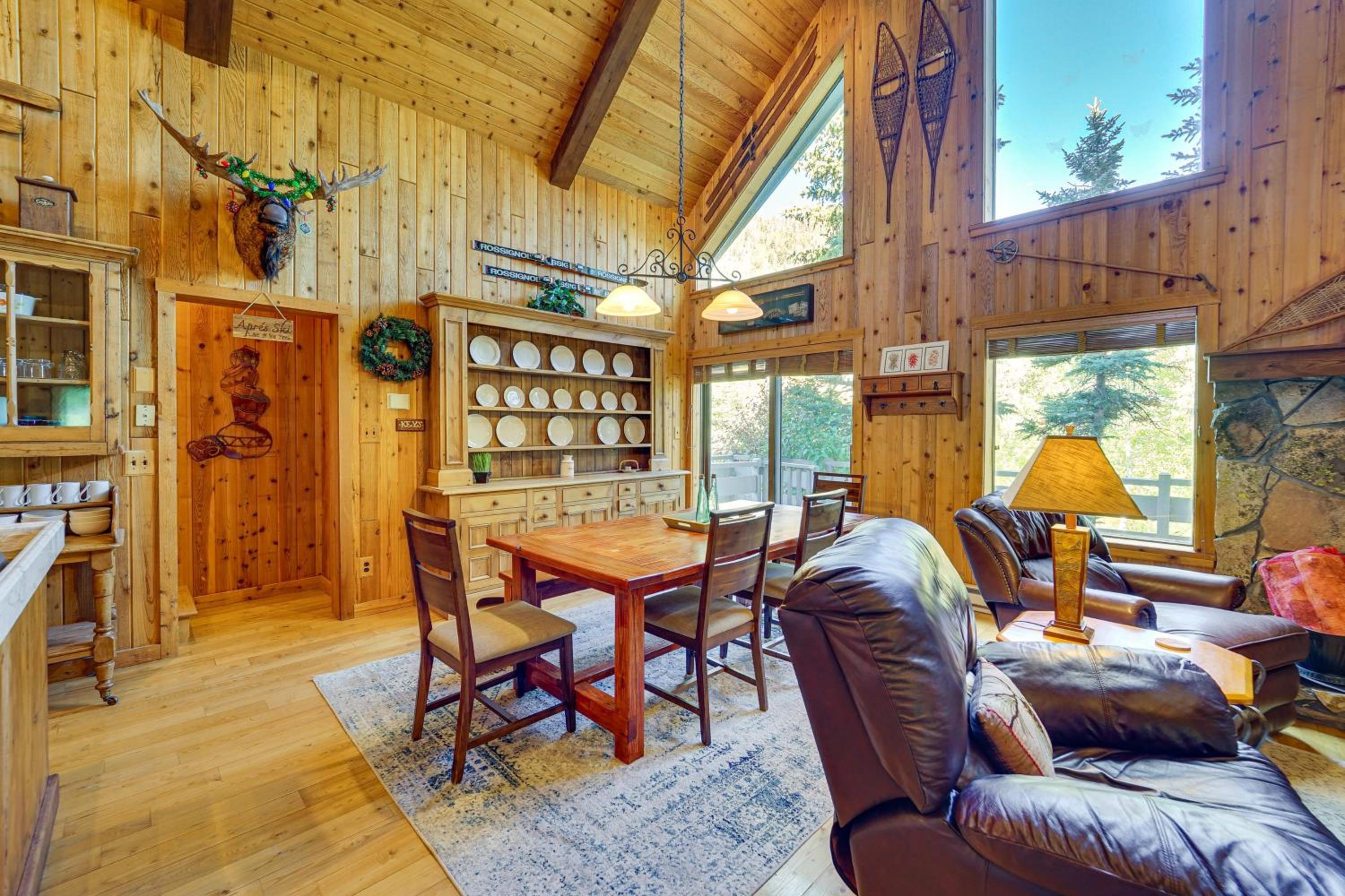 Game Room and Views Cabin Near Purgatory Resort!