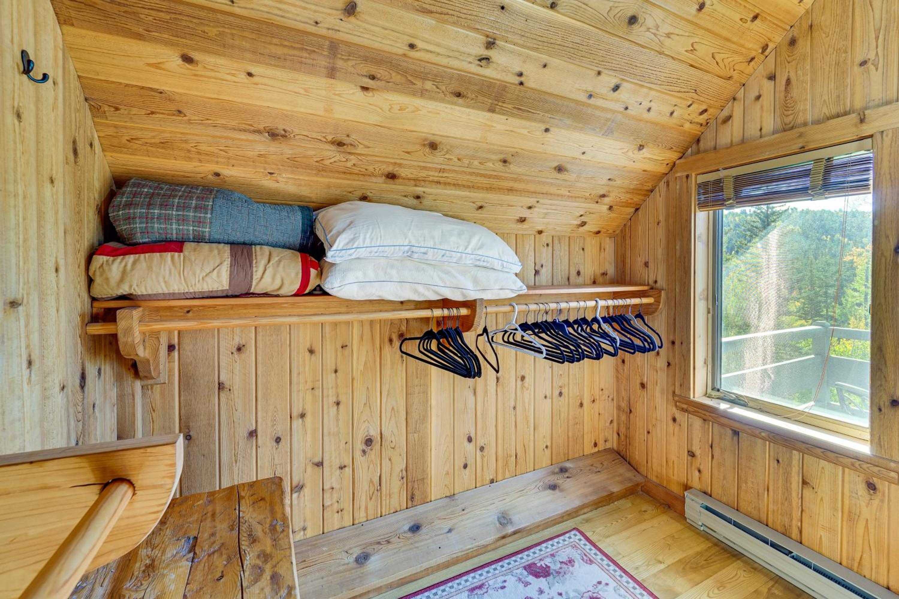 Game Room and Views Cabin Near Purgatory Resort!
