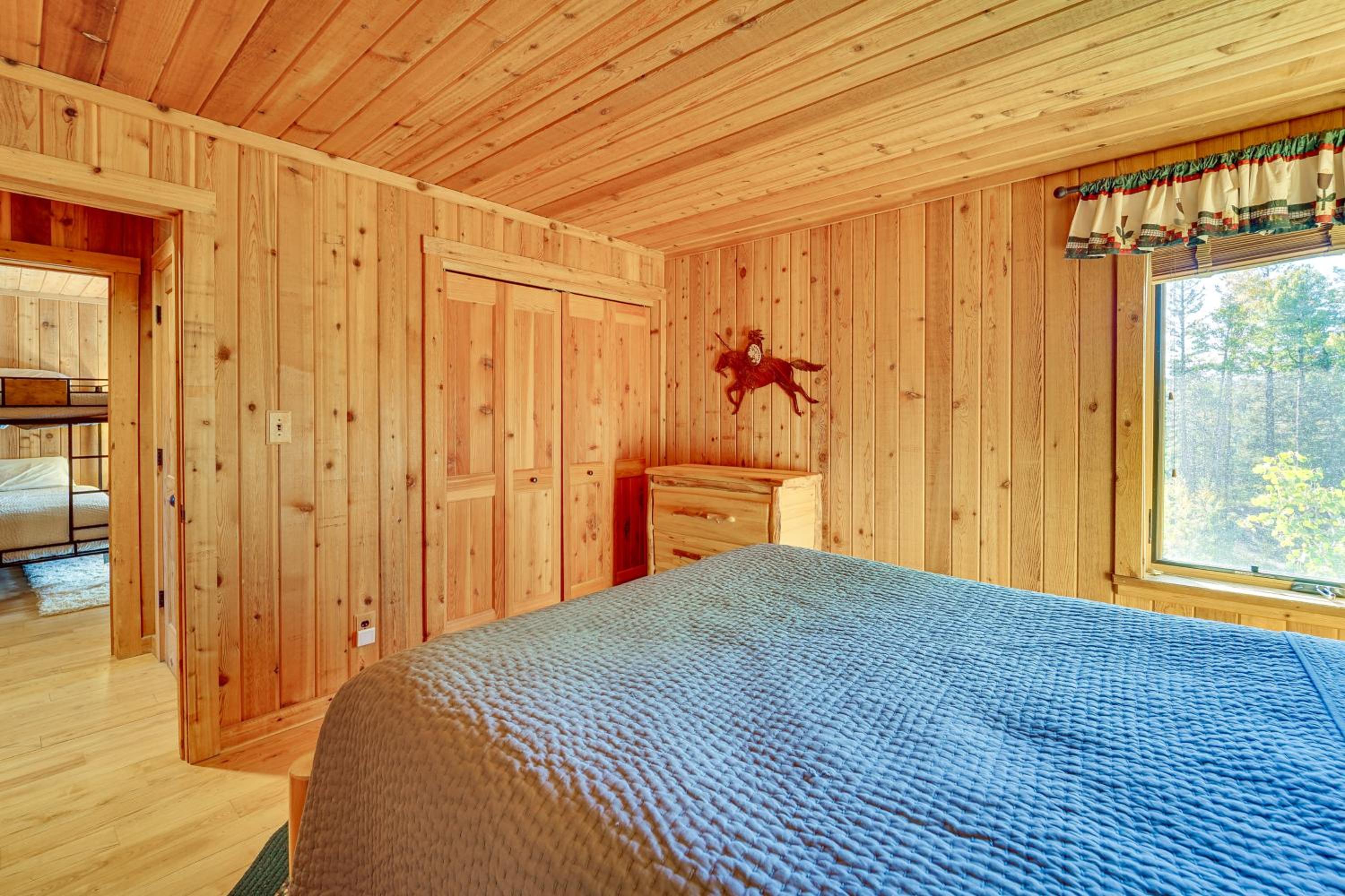 Game Room and Views Cabin Near Purgatory Resort!