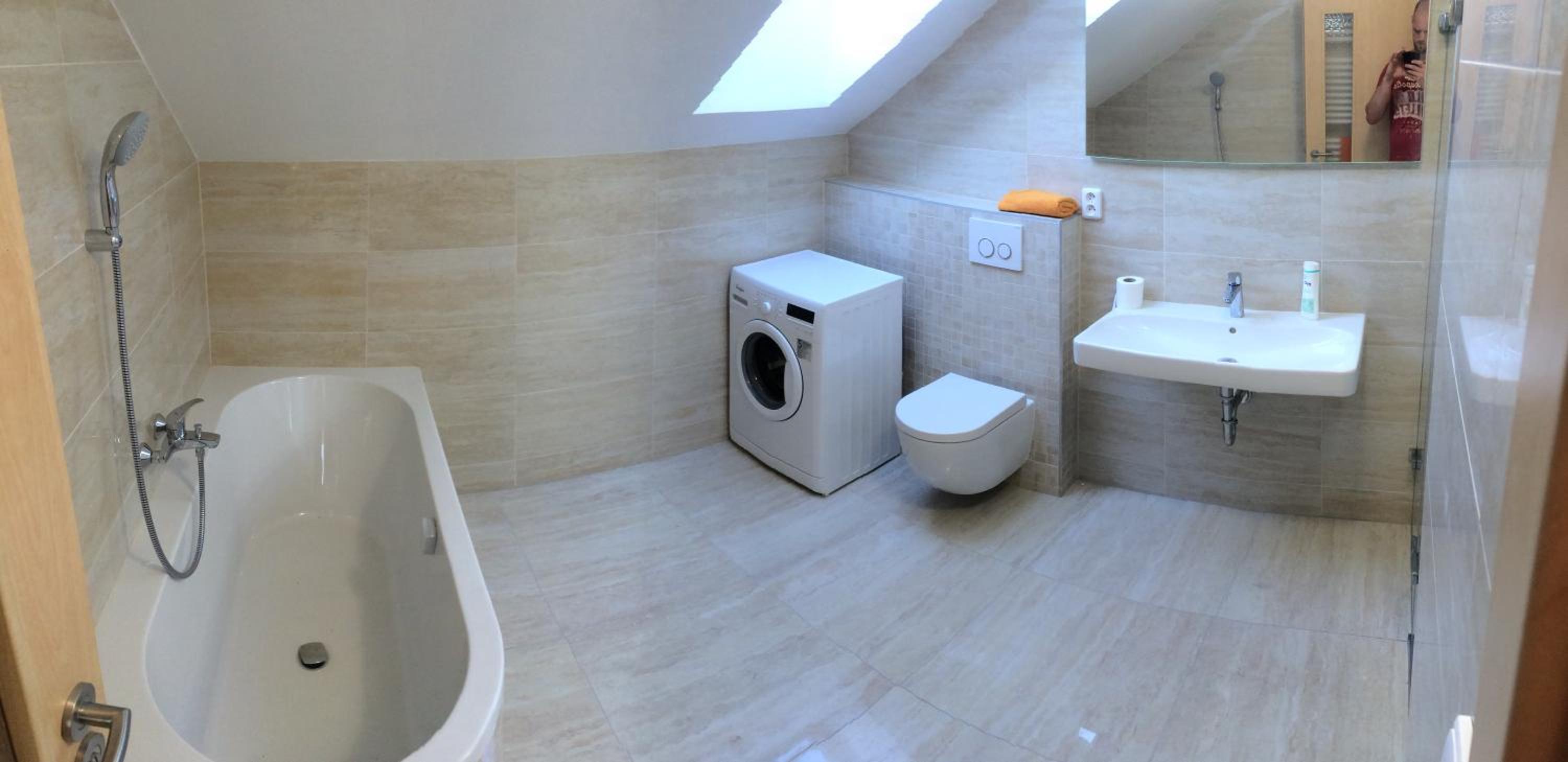 Villa Marcus - rodinný relax 200 m od Penzionu Kometa, u jezera s grilem a sdílenou kuchyní