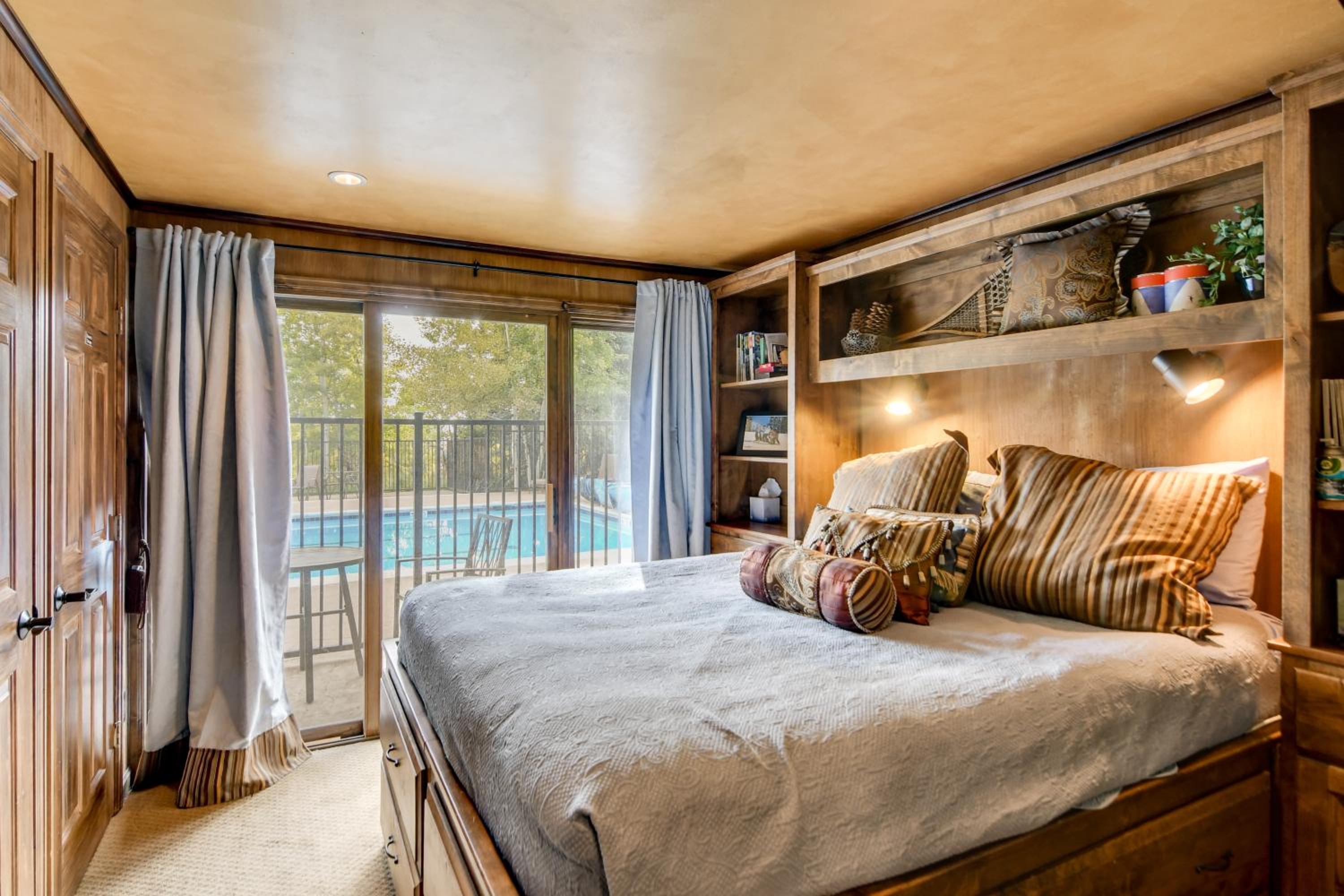 Ski-InandSki-Out Condo with Patio in Steamboat Springs
