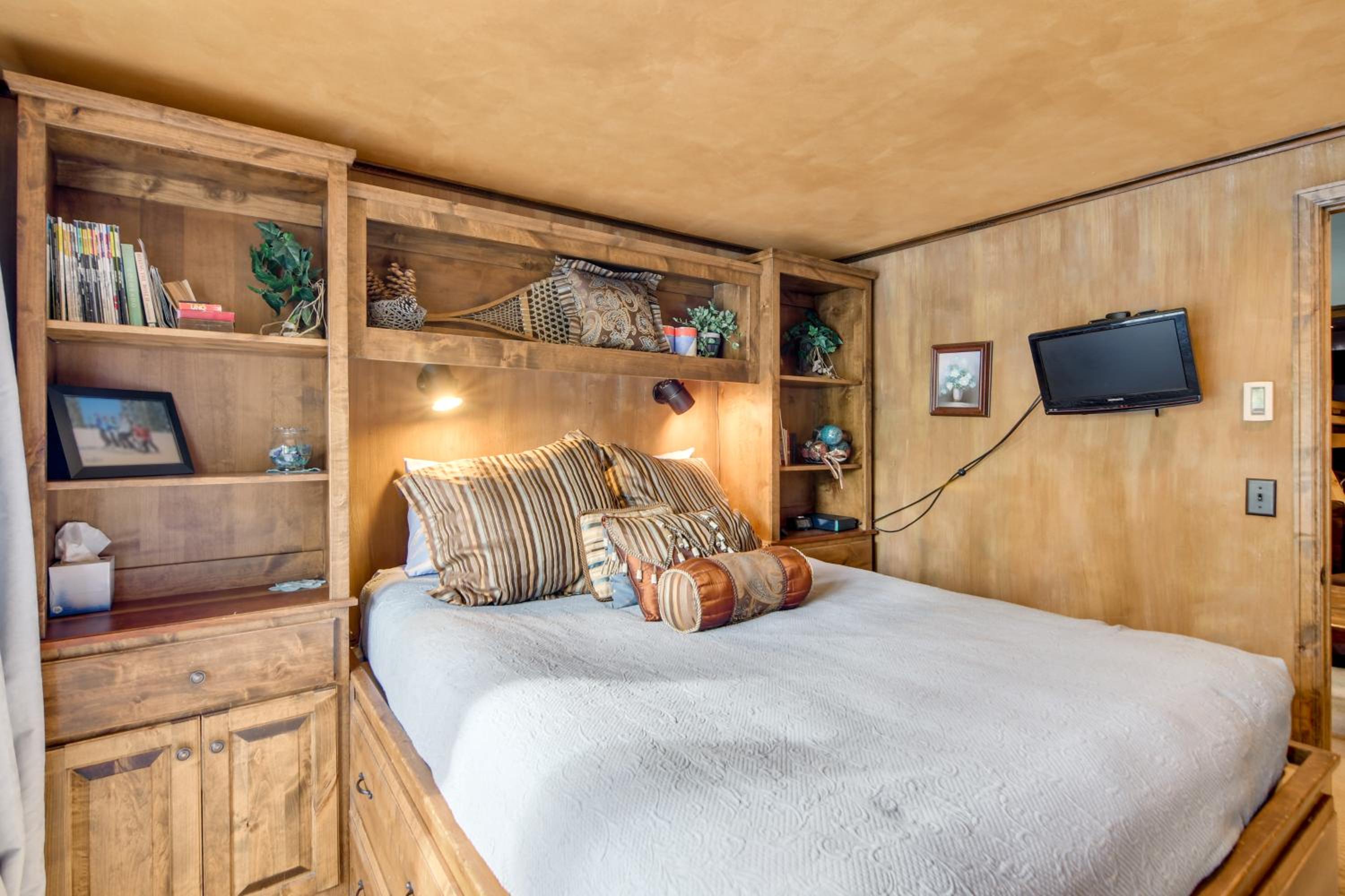 Ski-InandSki-Out Condo with Patio in Steamboat Springs