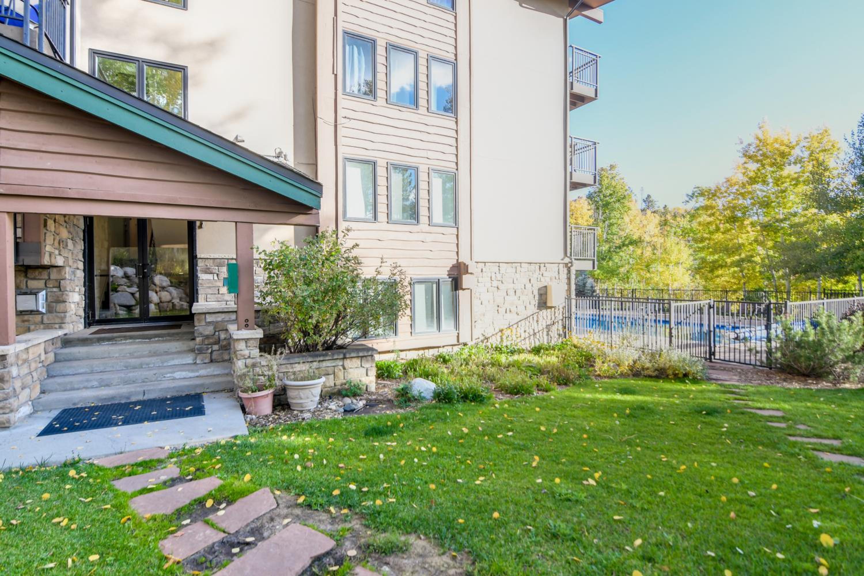 Ski-InandSki-Out Condo with Patio in Steamboat Springs