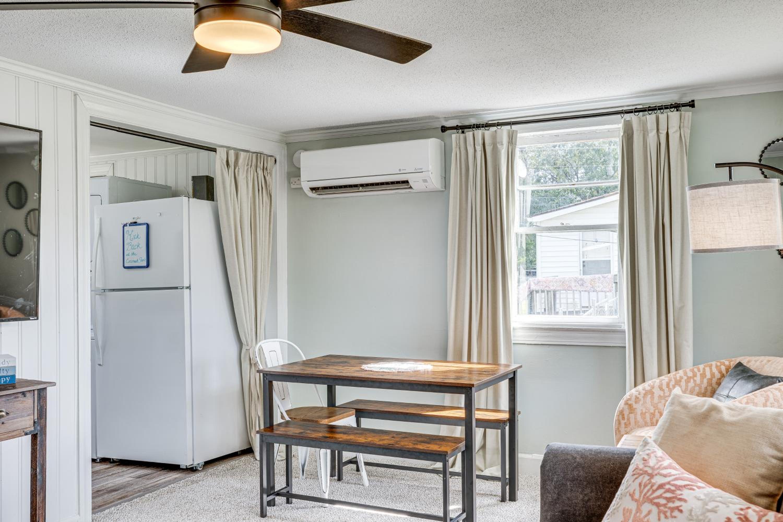 7 Mi to Beach and Ocean! Morehead City Home