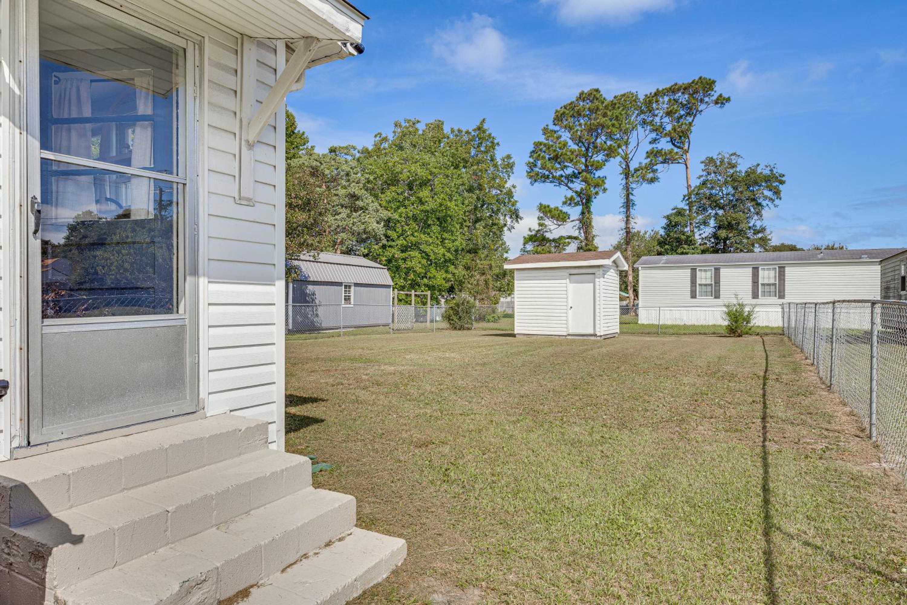 7 Mi to Beach and Ocean! Morehead City Home