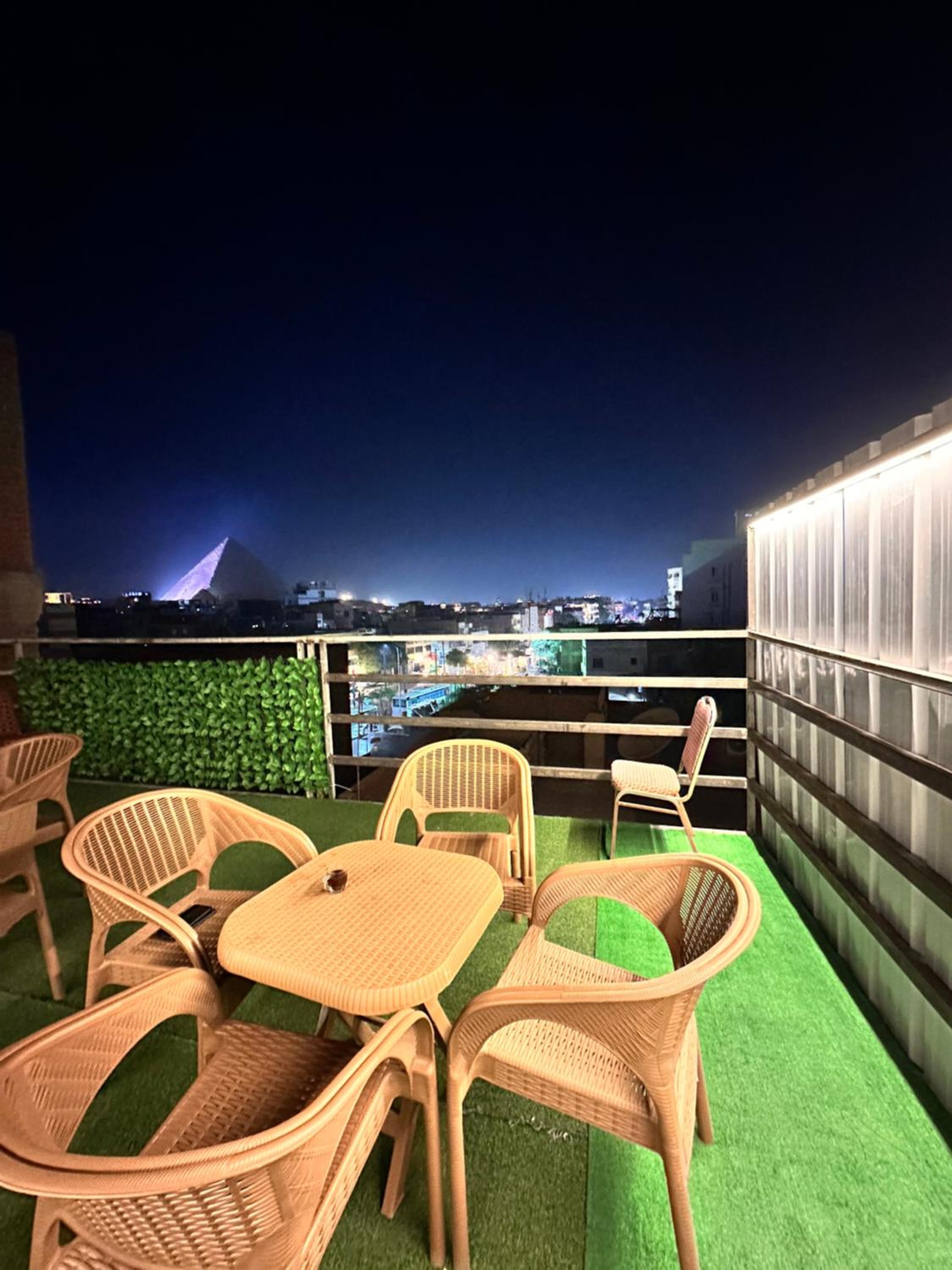 Great Pyramids view Lodge