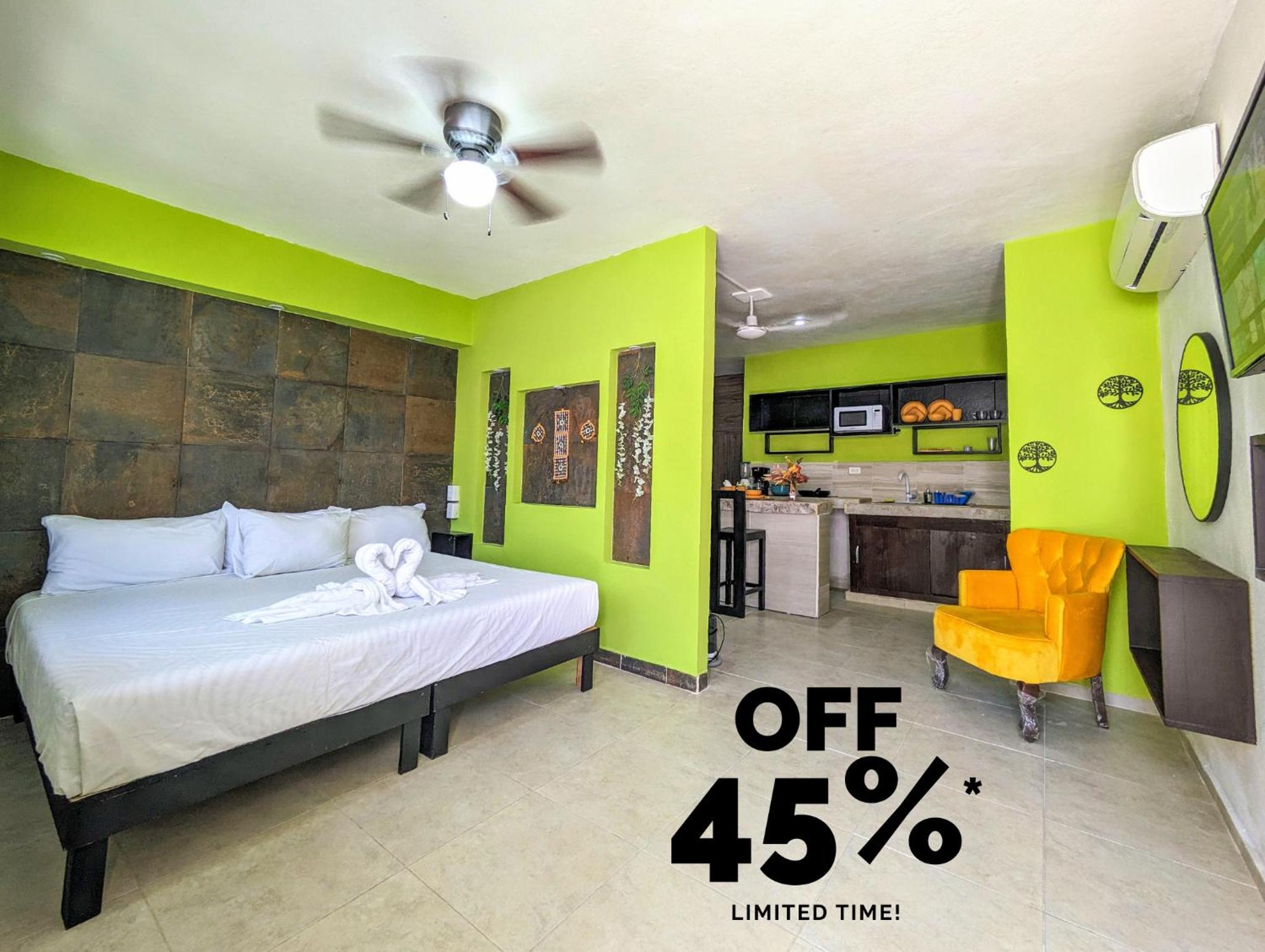 Modern Cozy King Bed 1BR Walk to Beach Kitchen Digital Nomad Fast WiFi AC 4B