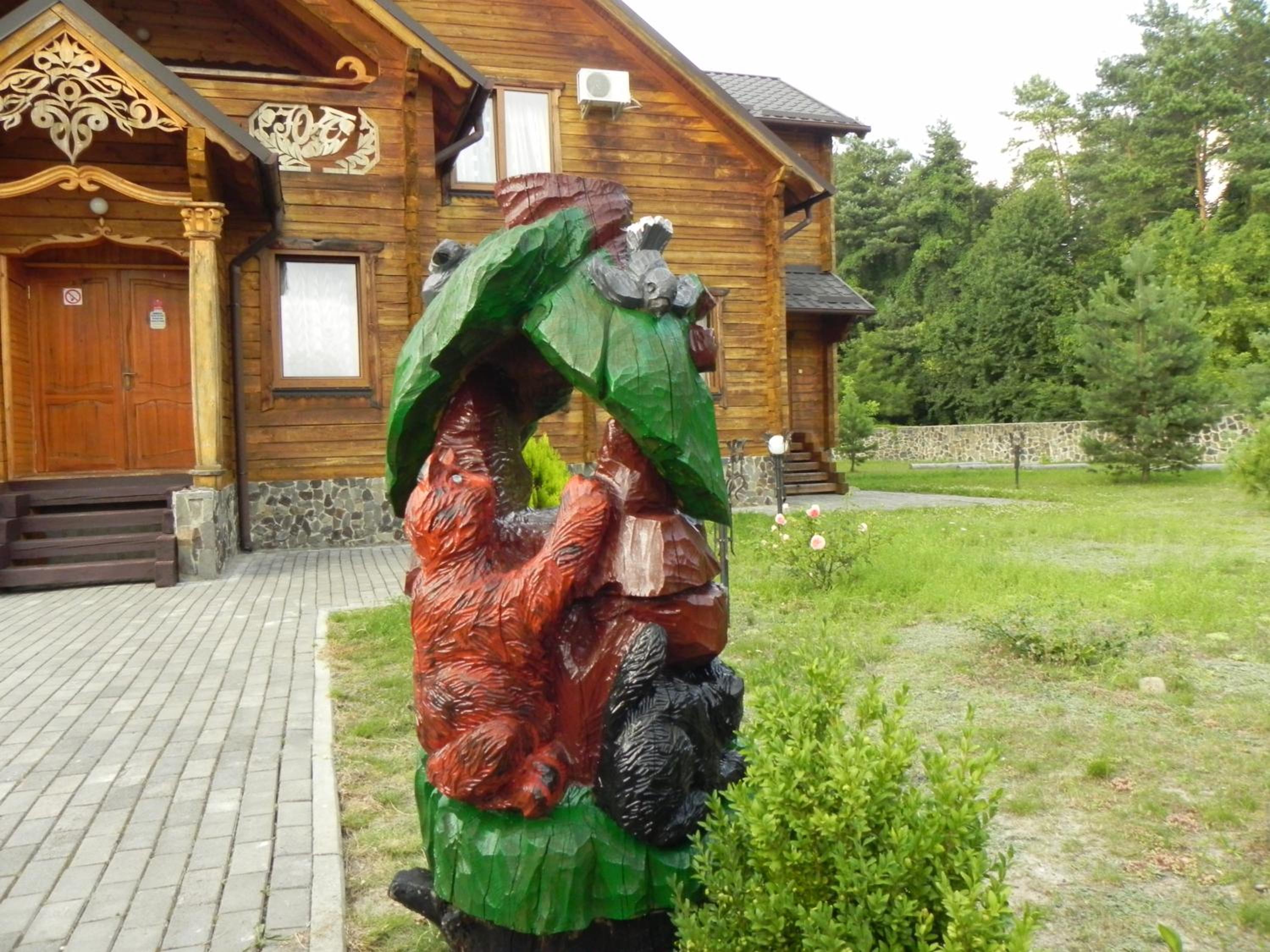 Hotel and restaurant complex Skolmo