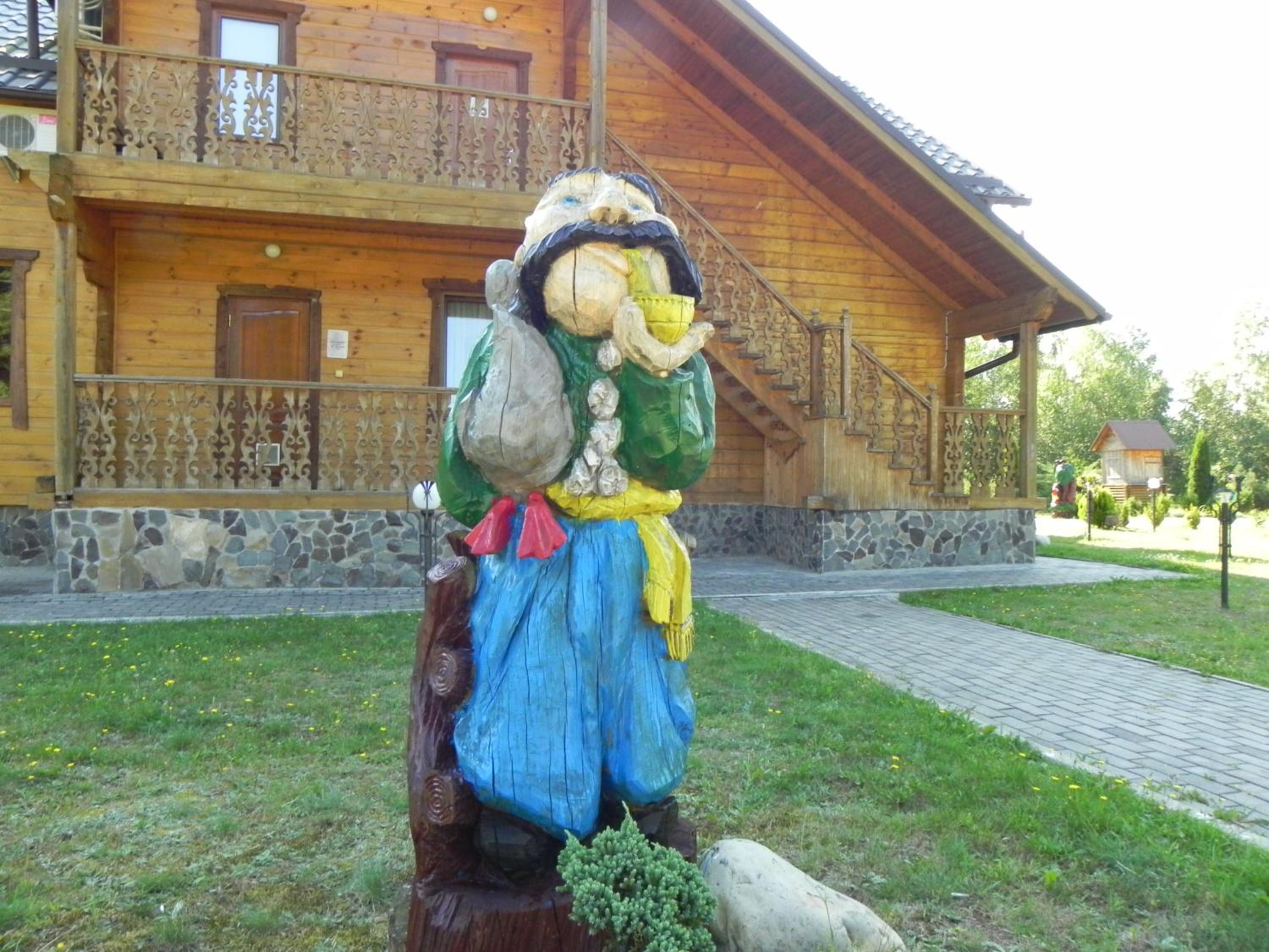 Hotel and restaurant complex Skolmo