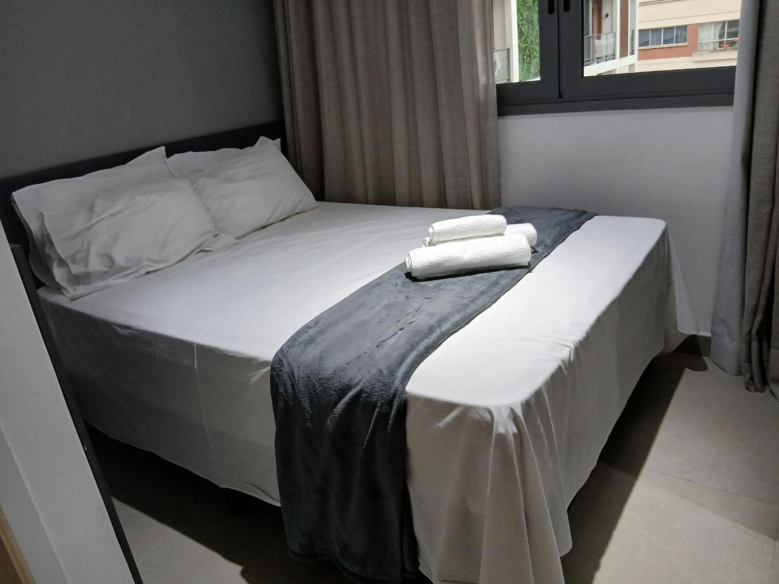Your complete stay in a building with a pool just steps from the subway - FRE