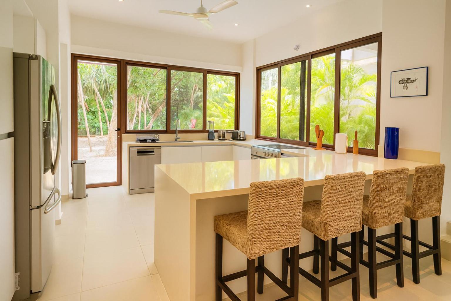 Three Dolphins Villa 4BR, Private Pool, Terrace, Family Fun
