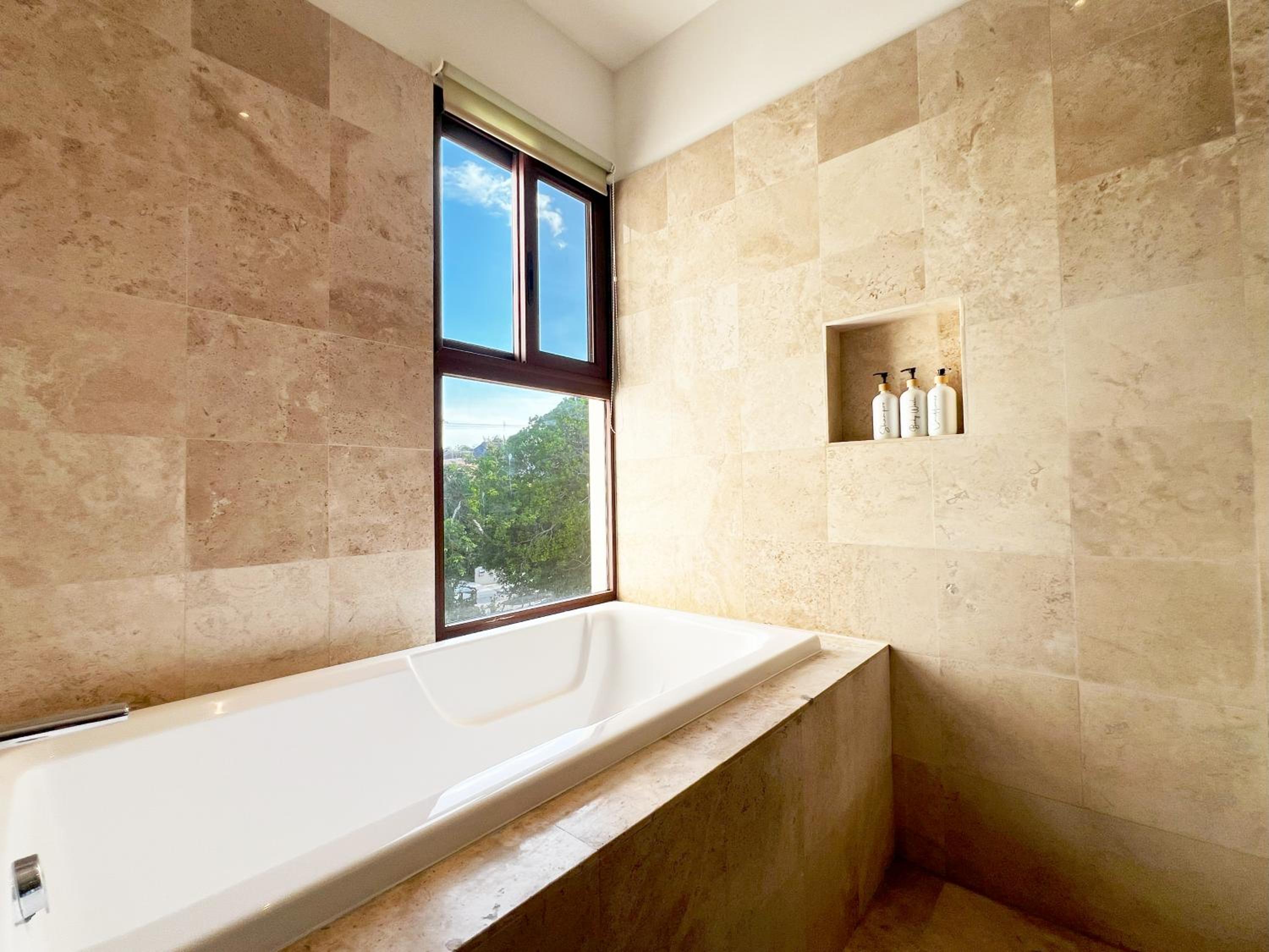 Three Dolphins Villa 4BR, Private Pool, Terrace, Family Fun