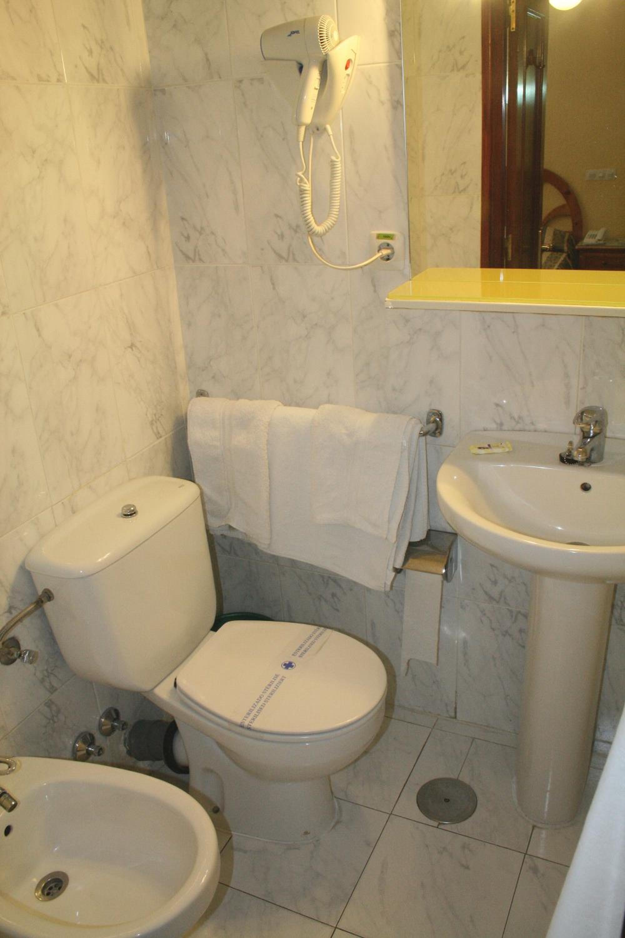 Hostal La Perla Asturiana - Image 5