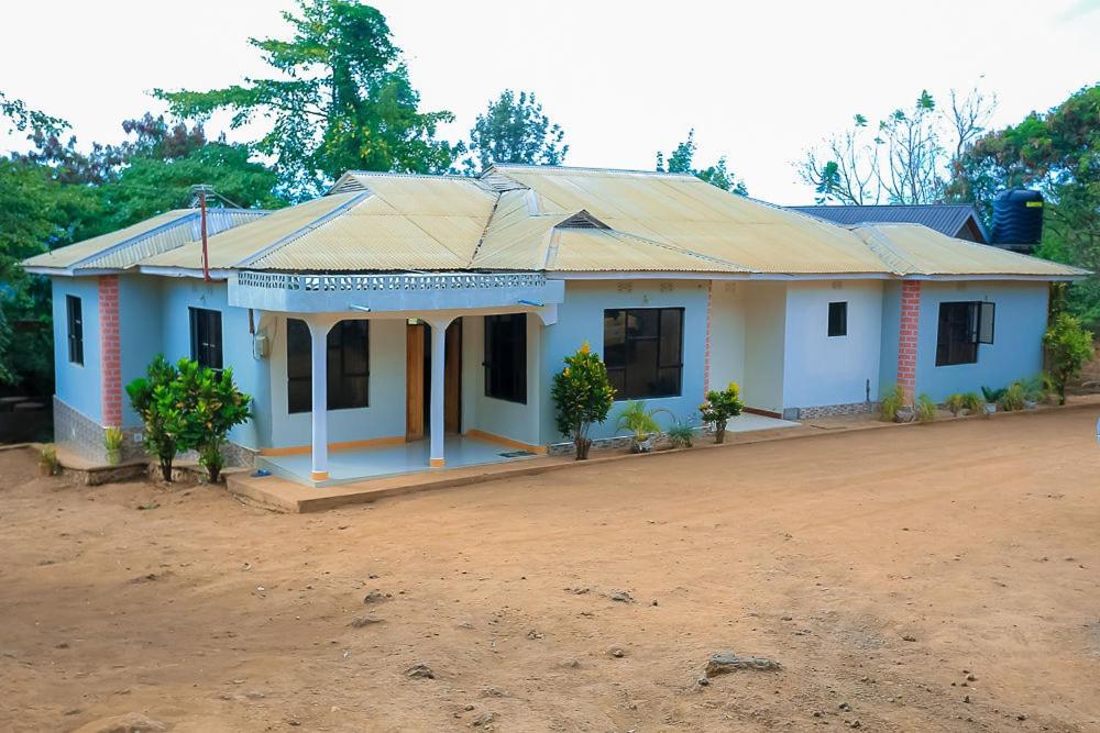 Breezy Lodge