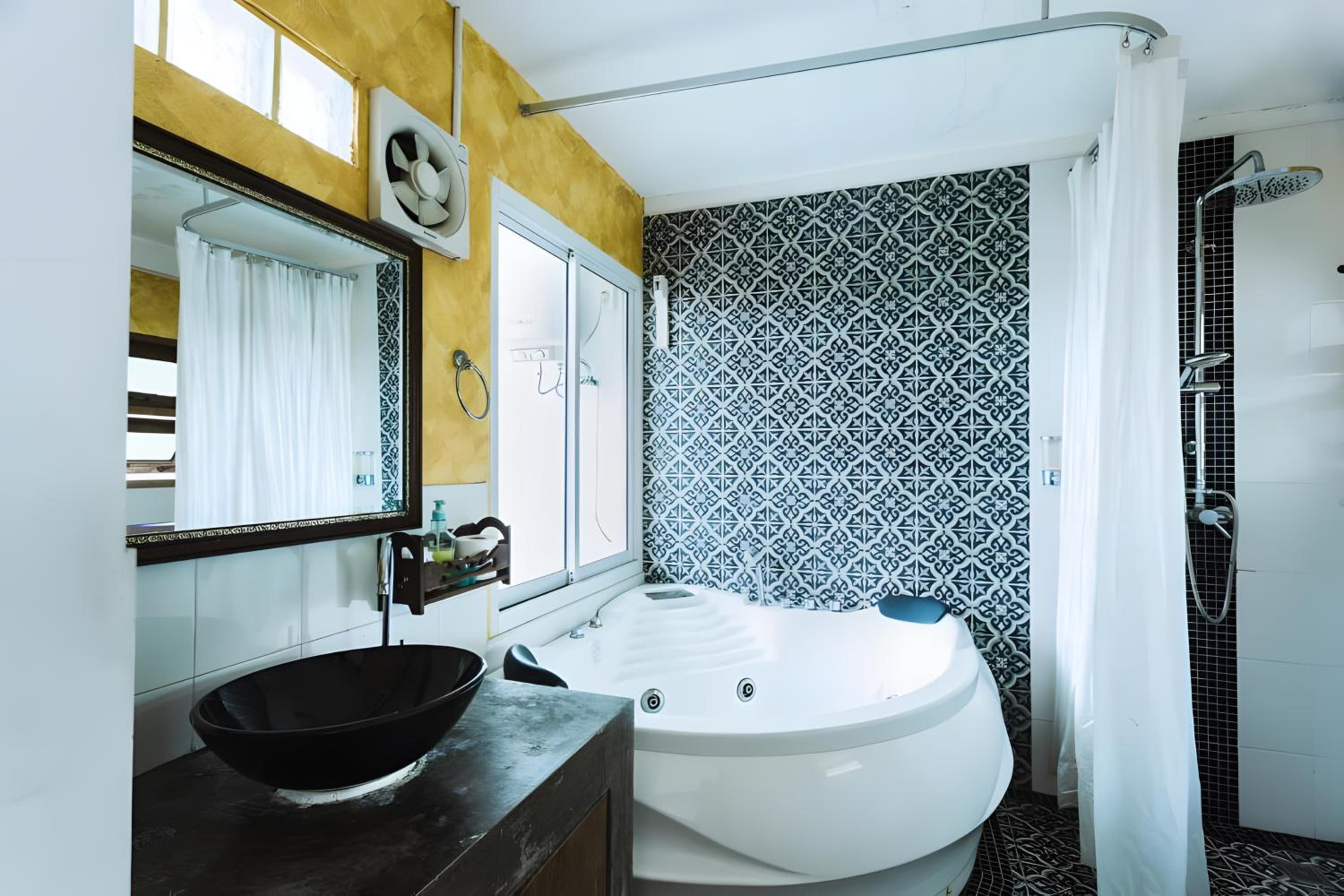 XX Snap Inn Thaphae Chiang Mai