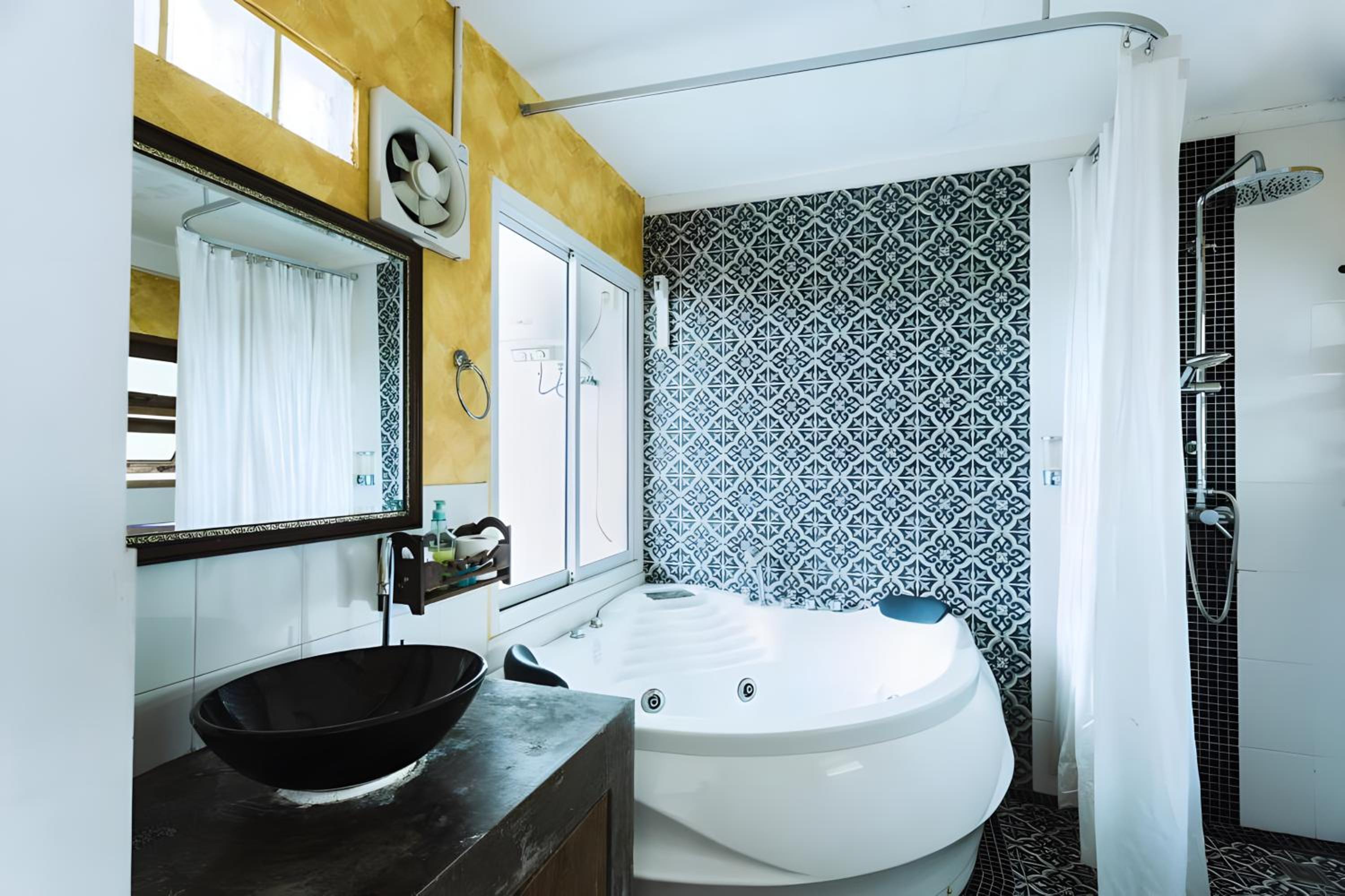 XX Snap Inn Thaphae Chiang Mai