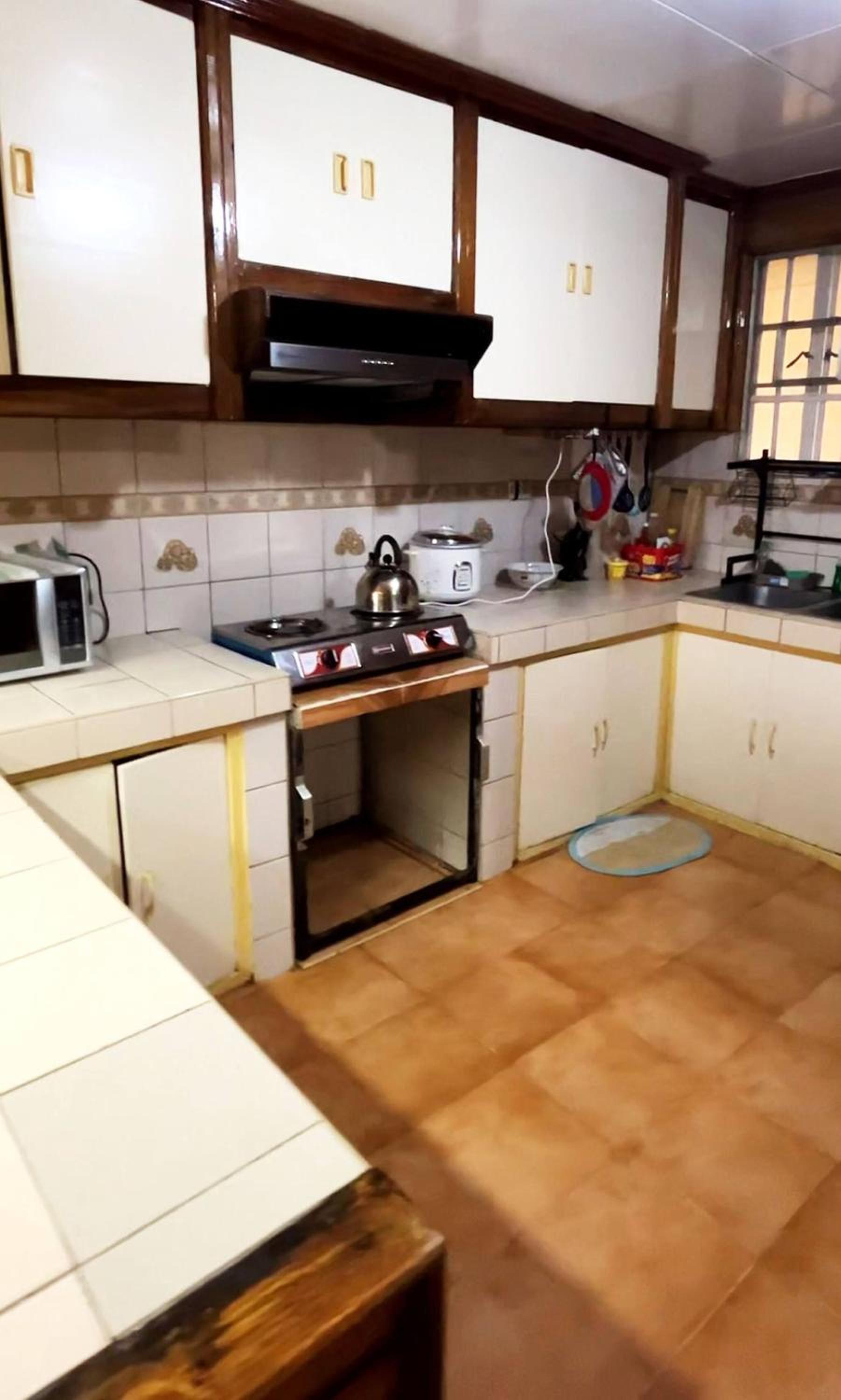 3 Bedroom House in the Heart of Baguio with Garage