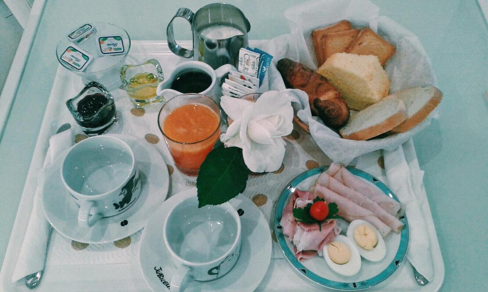Santa Clara en Naples — dining