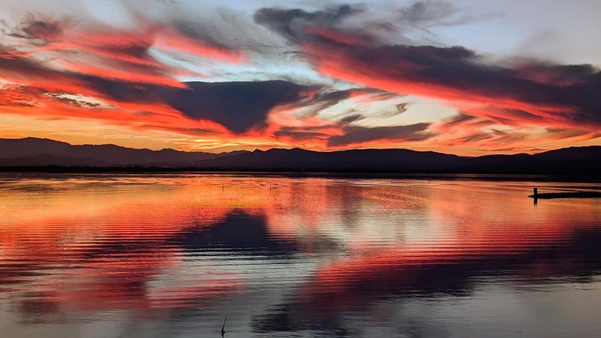 Au bord de l'eau mer, lac, et Canigou, climatisé, Classé 3 étoiles !