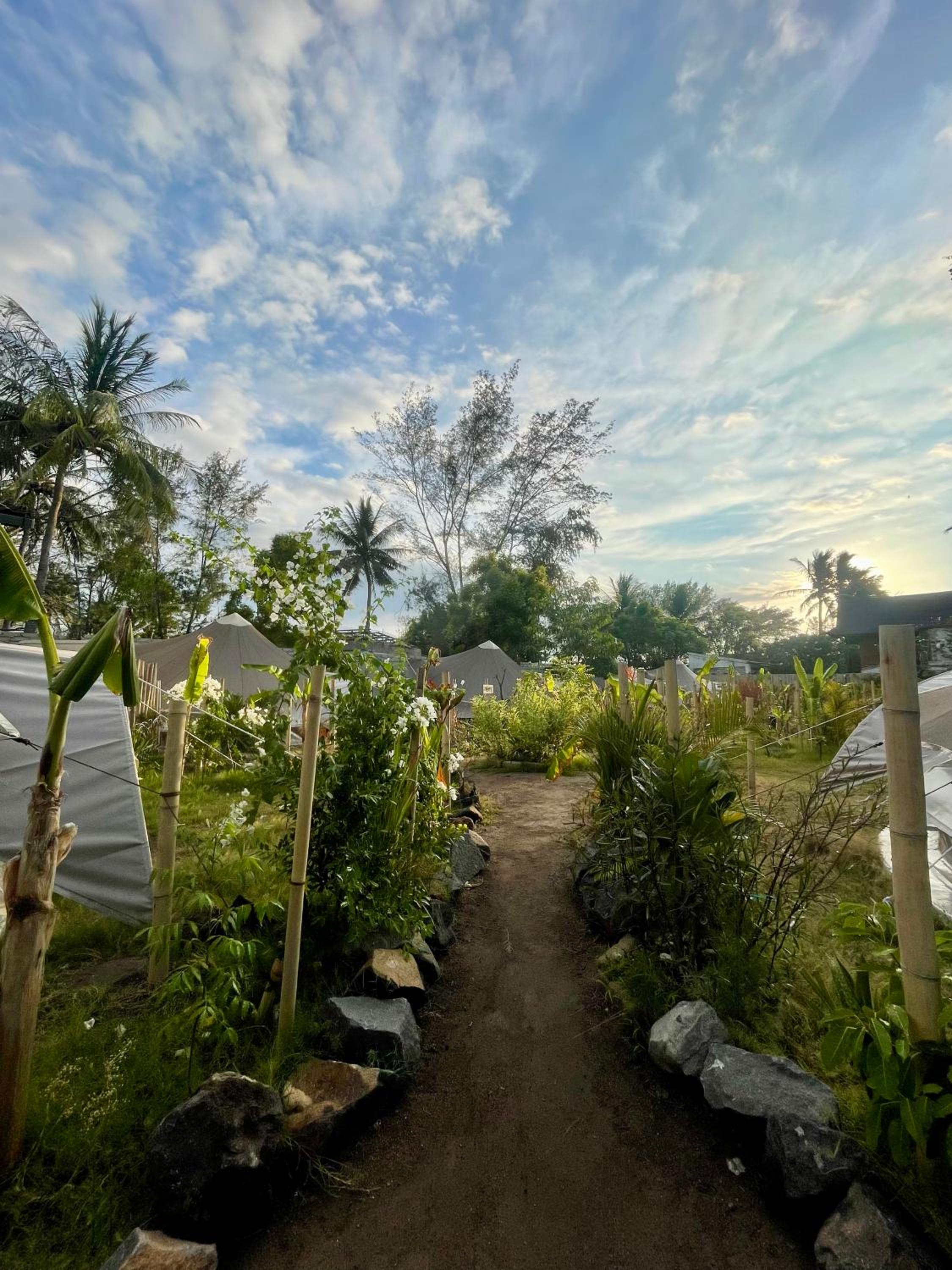 Ubuntu Glamping - Adult Campers Only
