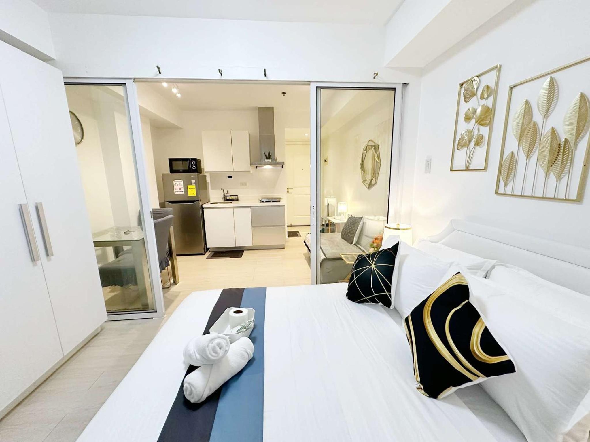 1BR Condotel in Azure Urban Resort Near NAIA #BH2