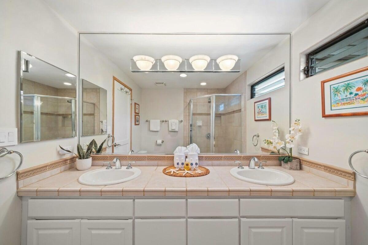 Kahana Village 17 · KHV 17 Spacious 2BD Condo w Oceanviews and S