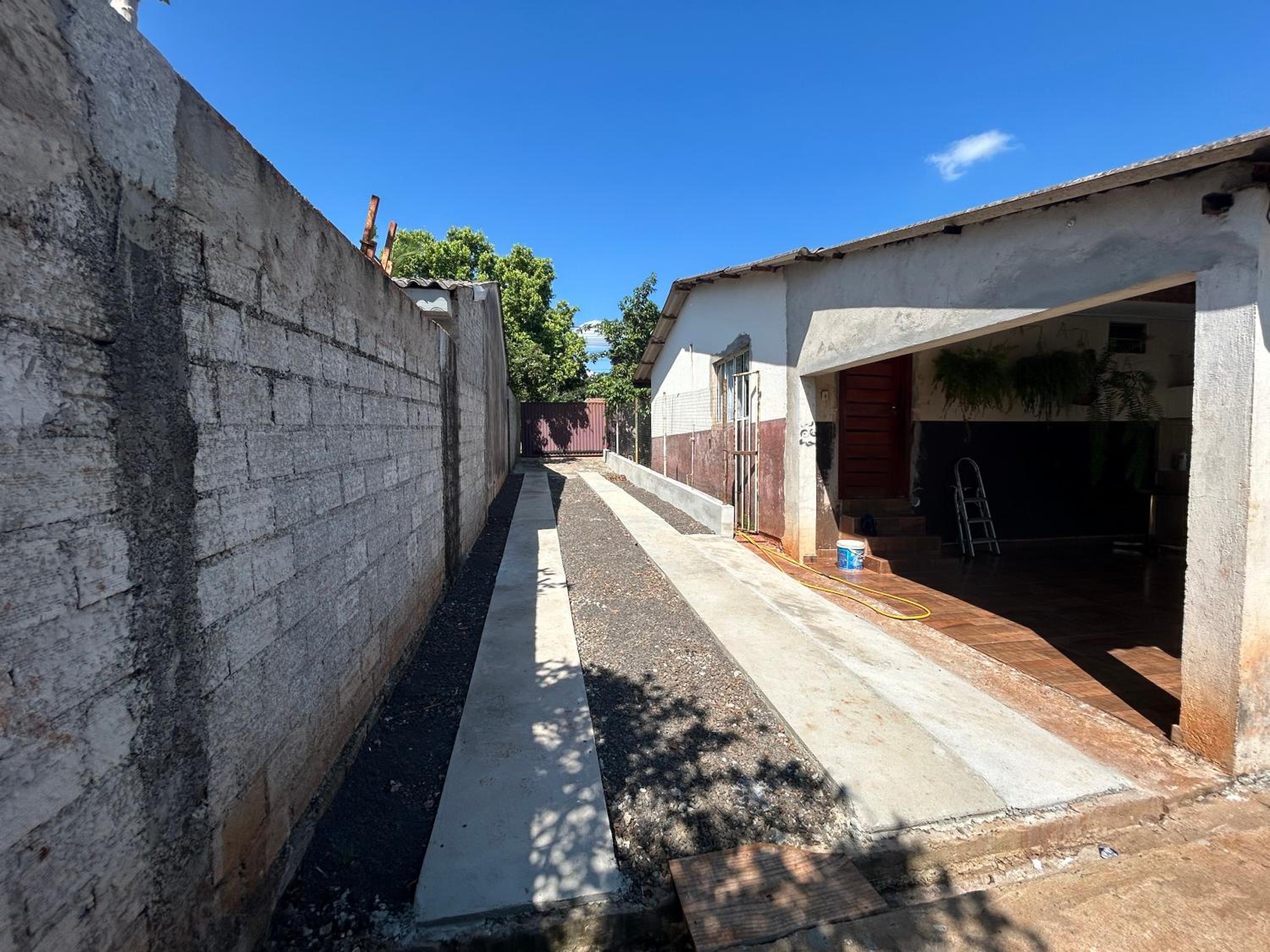 Casa com piscina no Ouro Verde, próx Argentina, Marco 3F e roda gigante