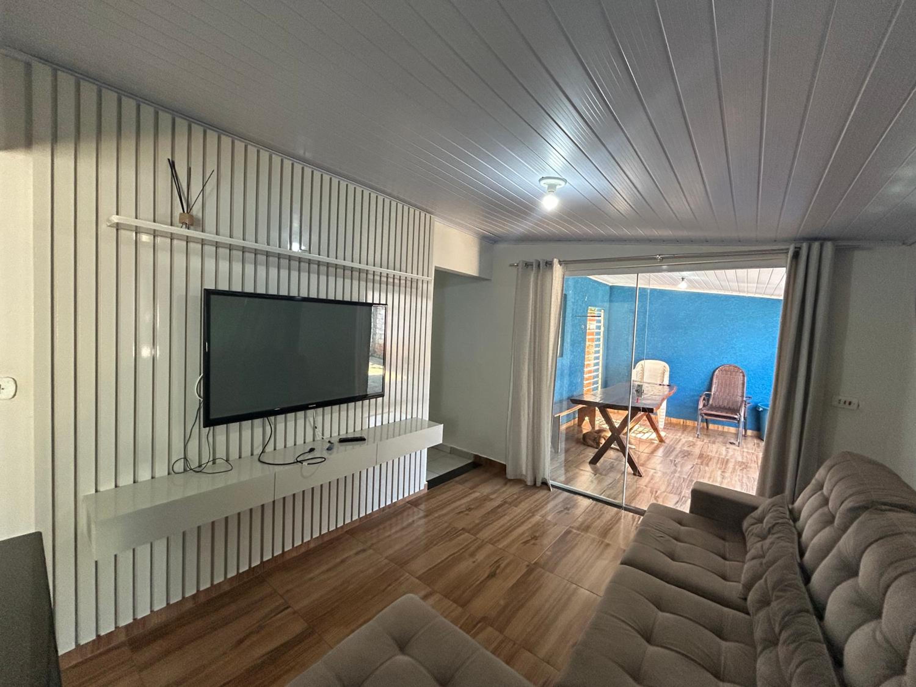 Casa com piscina no Ouro Verde, próx Argentina, Marco 3F e roda gigante