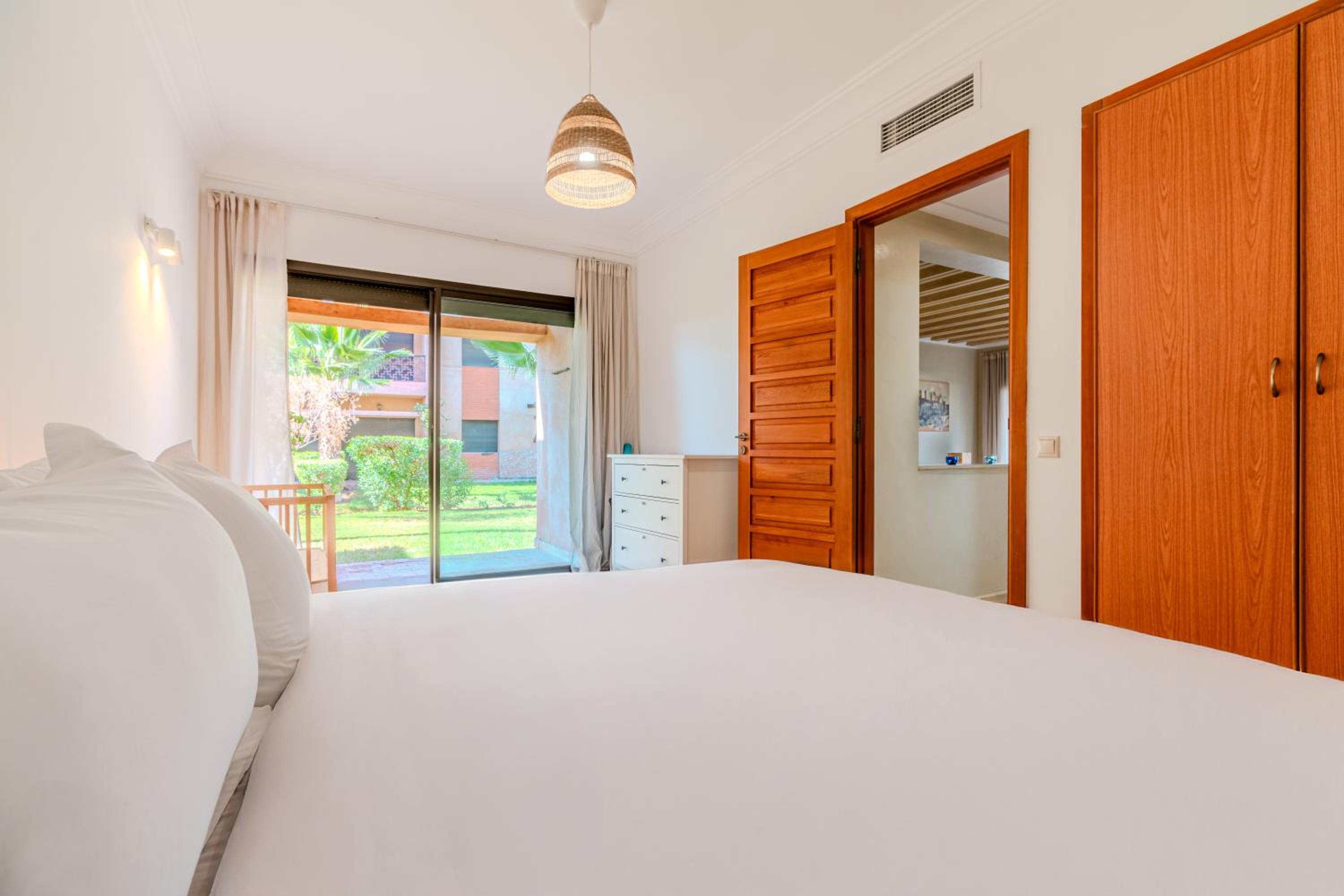 Dar Dmana Luxury Apt Pools, Tennis & Private Garden