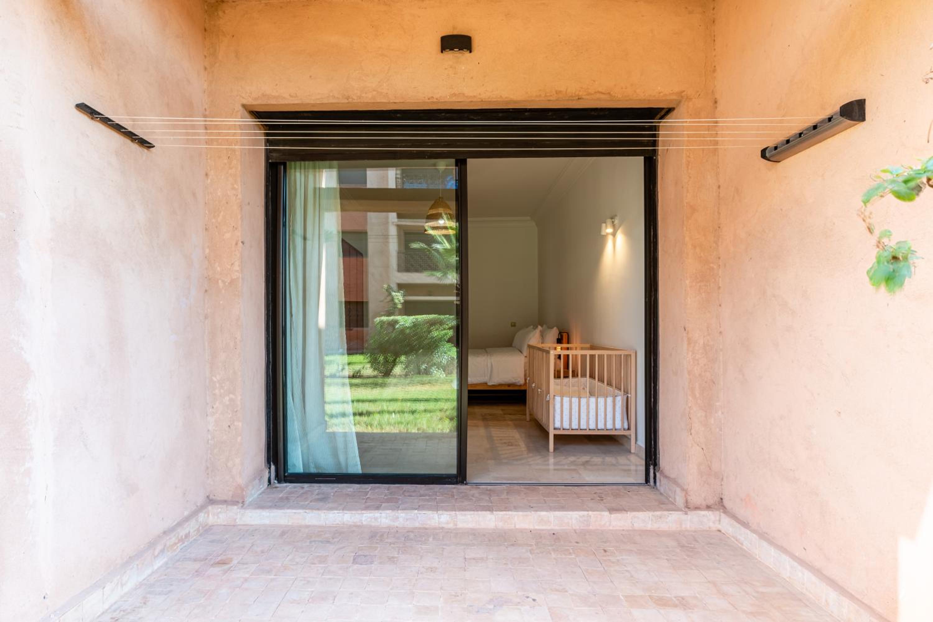 Dar Dmana Luxury Apt Pools, Tennis & Private Garden
