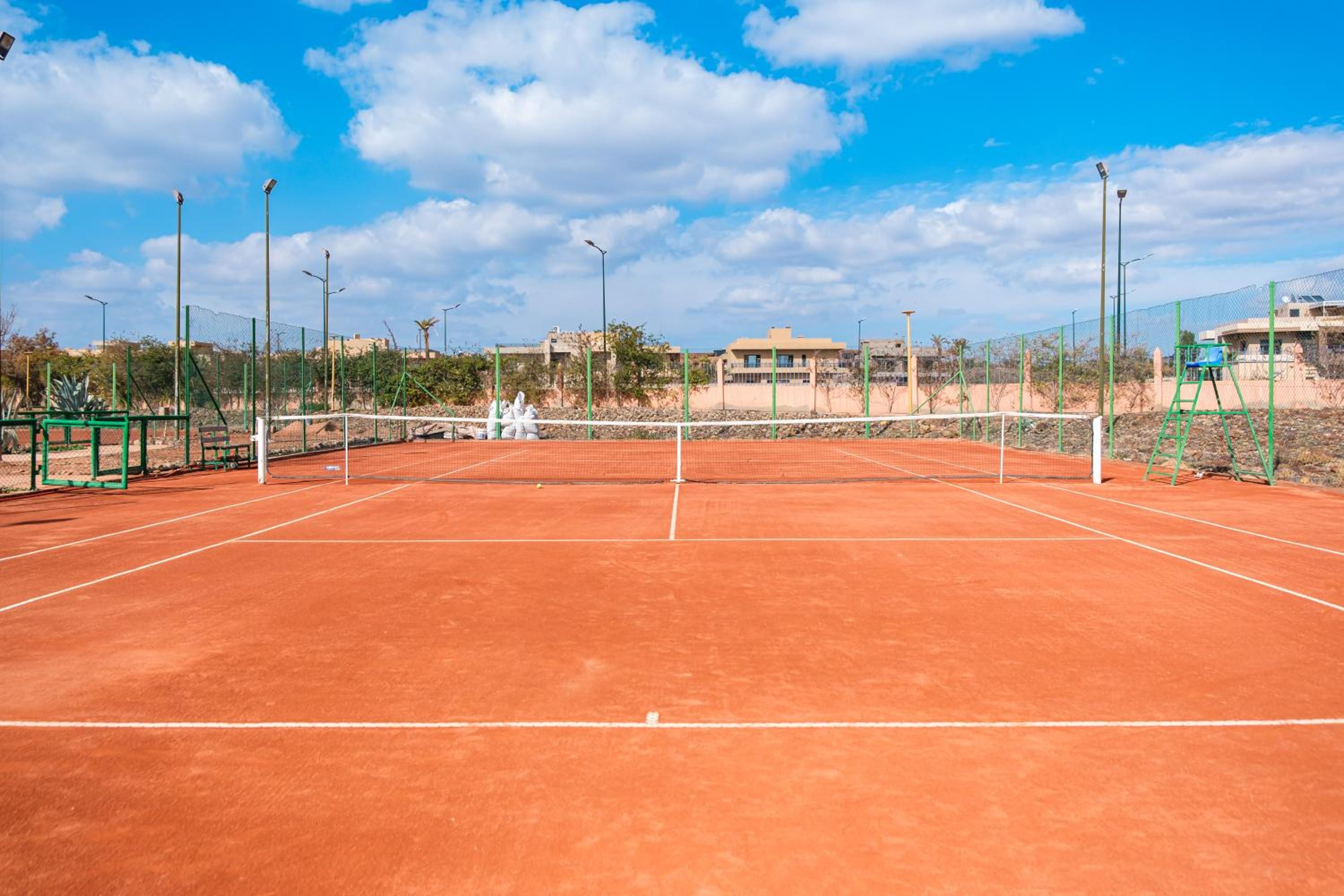 Dar Dmana Luxury Apt Pools, Tennis & Private Garden