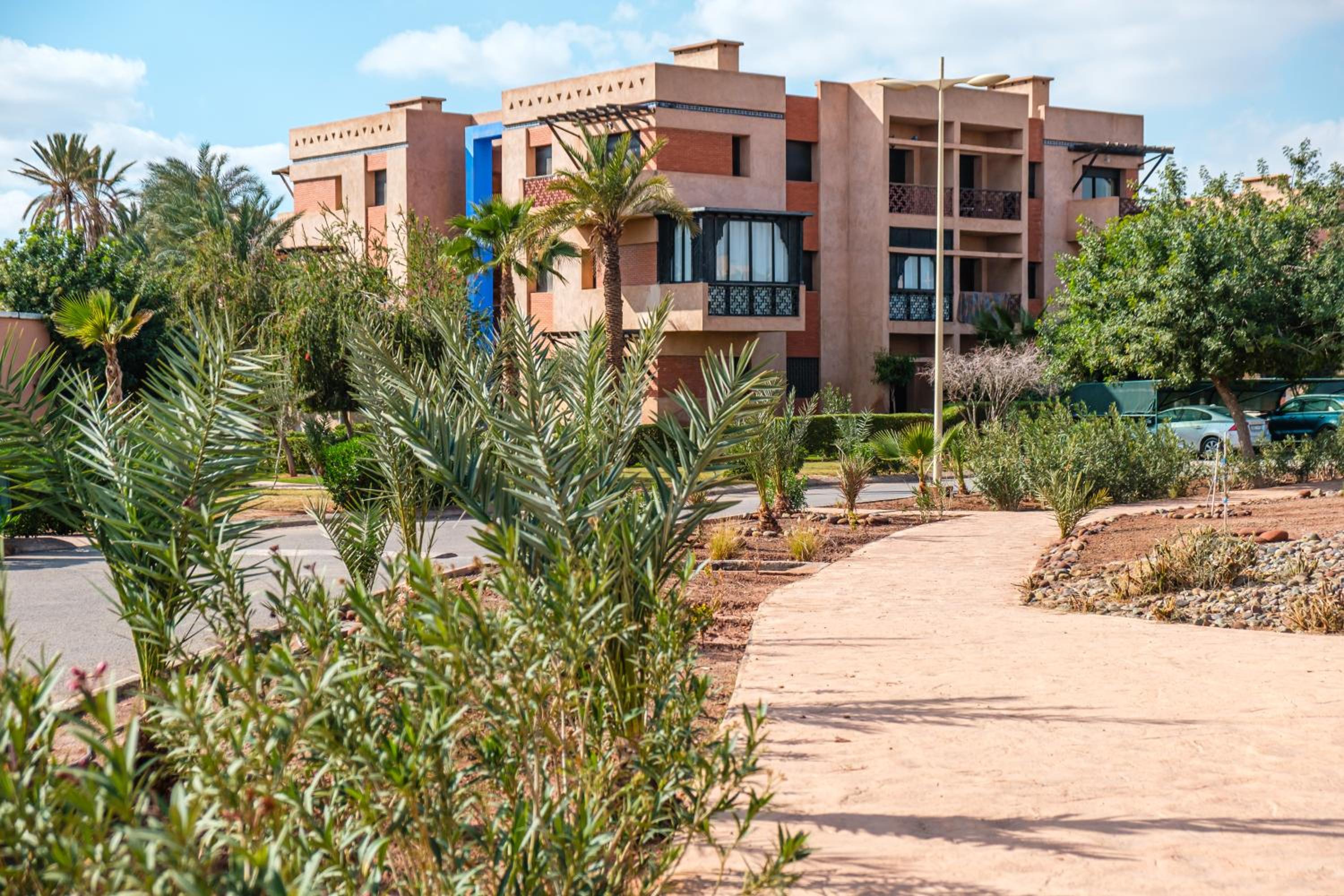 Dar Dmana Luxury Apt Pools, Tennis & Private Garden