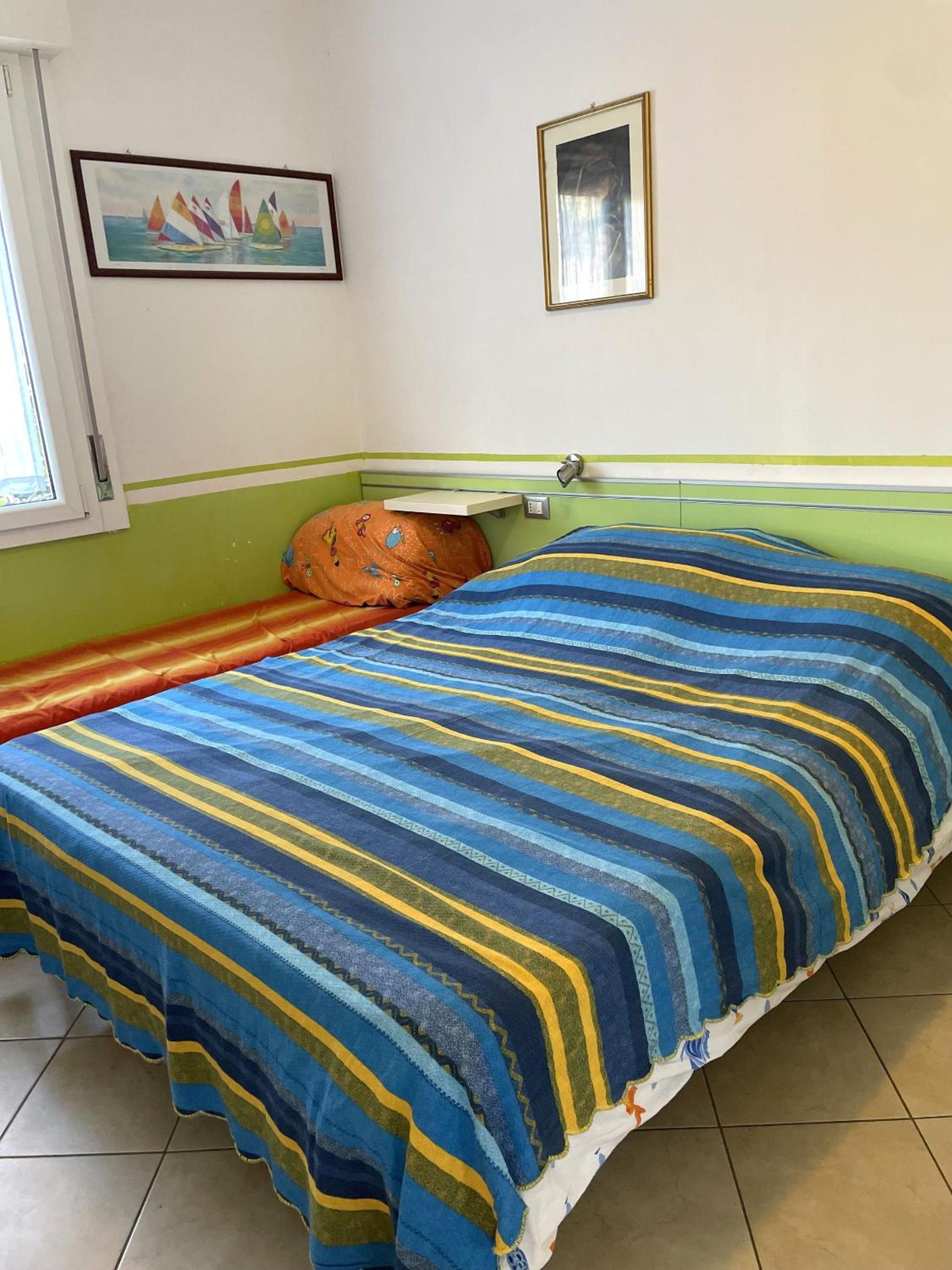 Nice flat with pool and garden