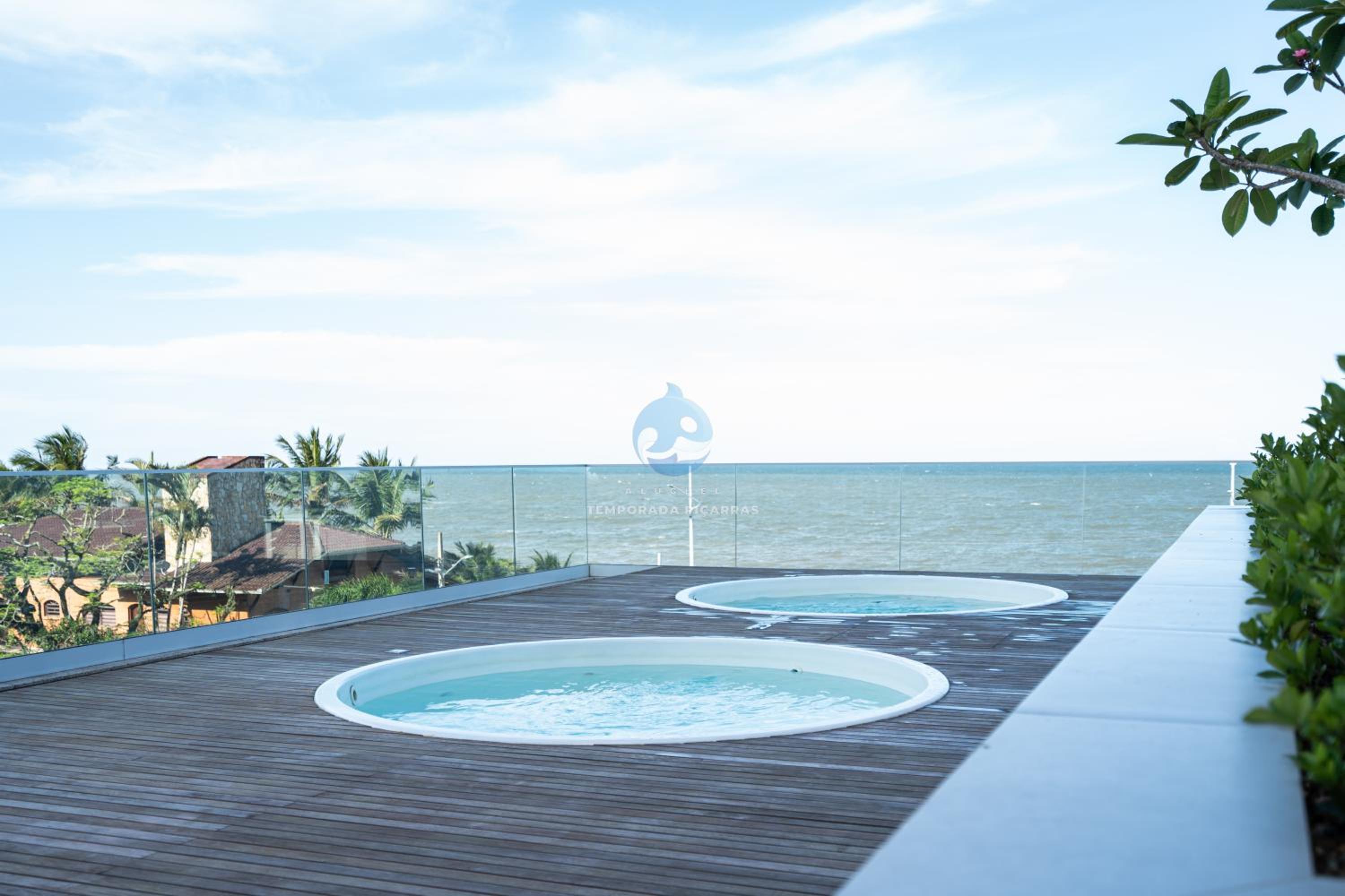 Apto Pé na Areia Condomínio Resort Completo com Piscina borda Infinita, Beach Tennis, Academia, Sala de Jogos, Brinquedoteca, Playground e Portaria 24H 2 Q