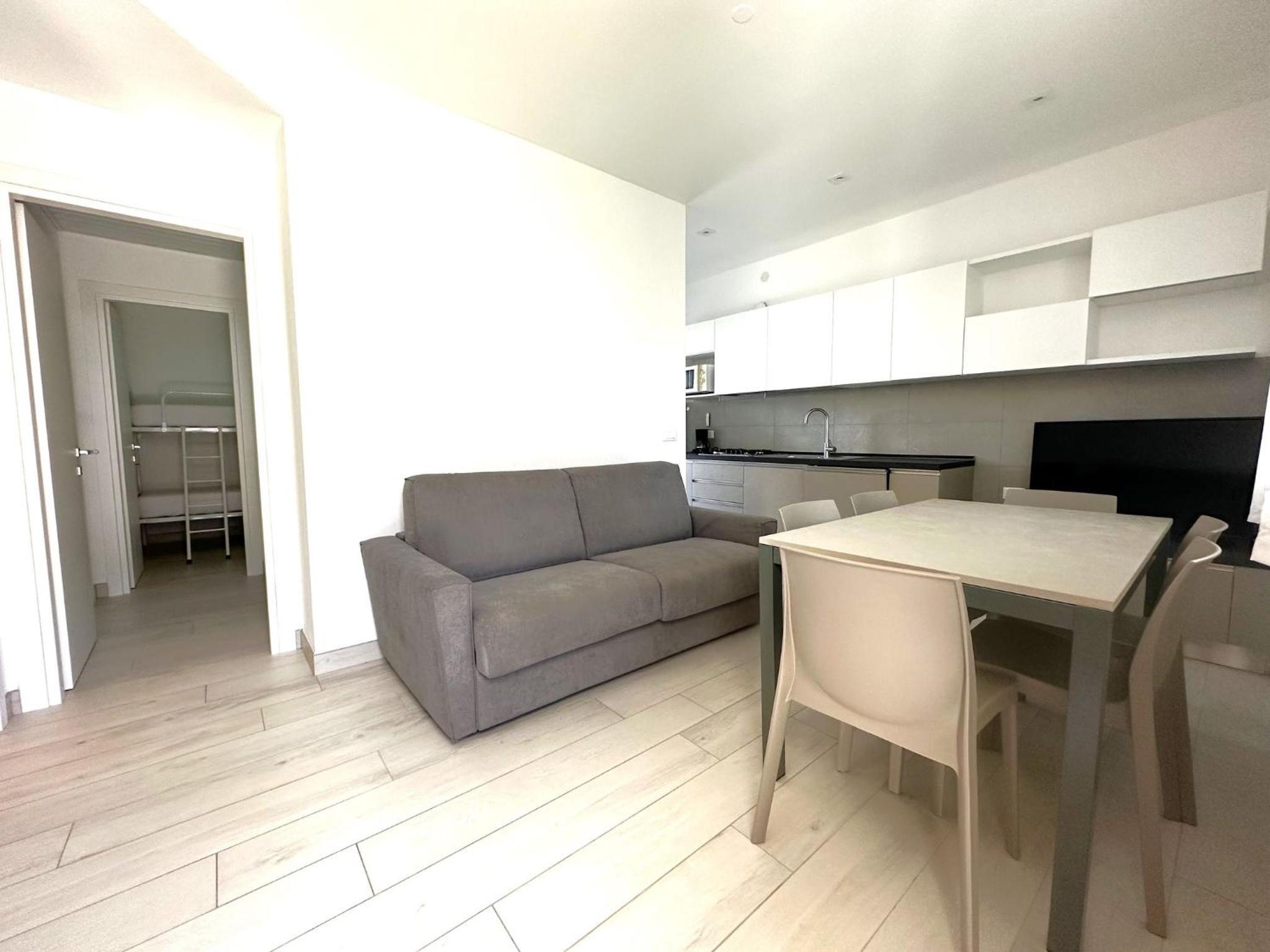 Nice and bright flat with pool