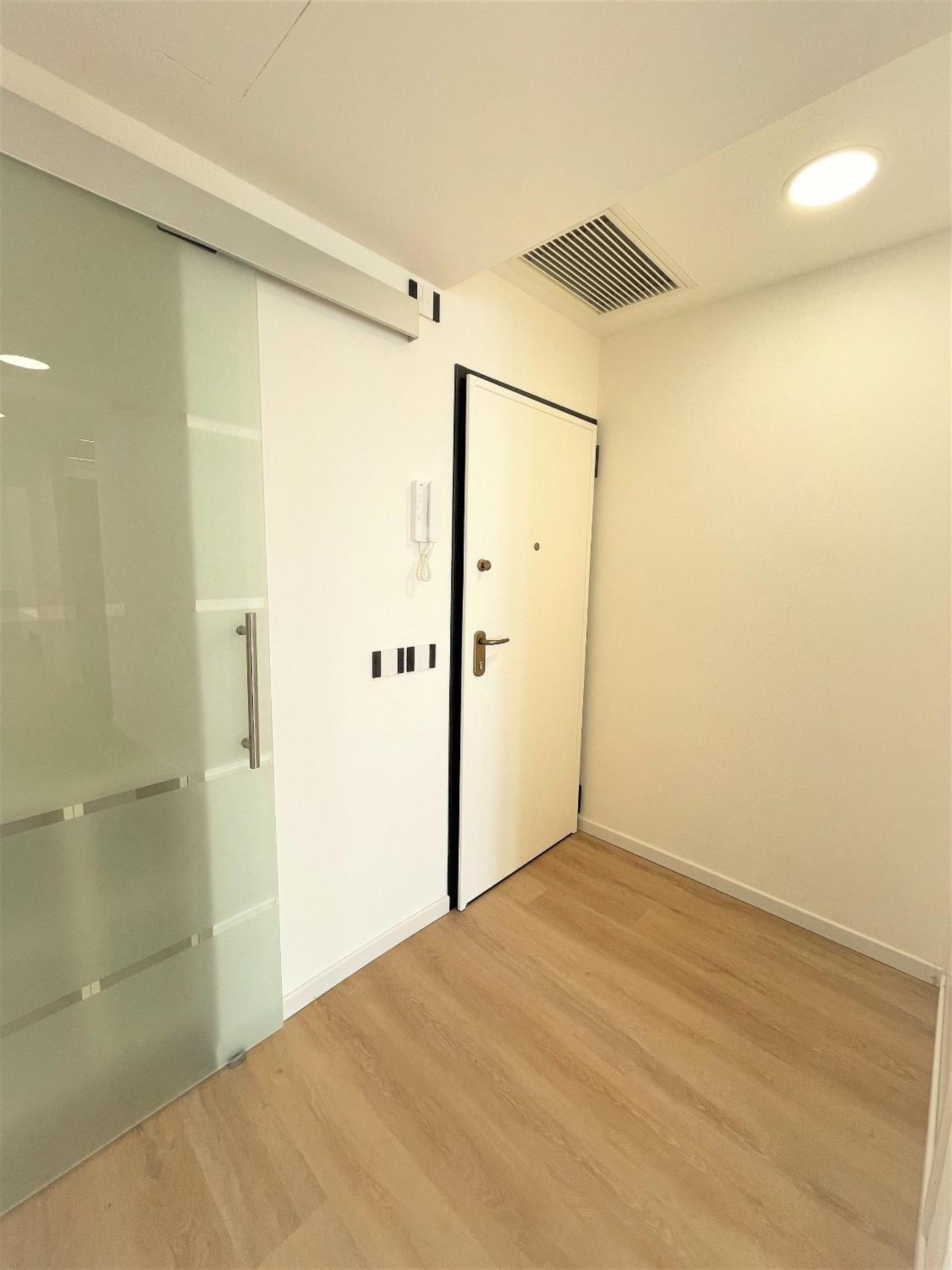 Modern seafront flat with stunning views