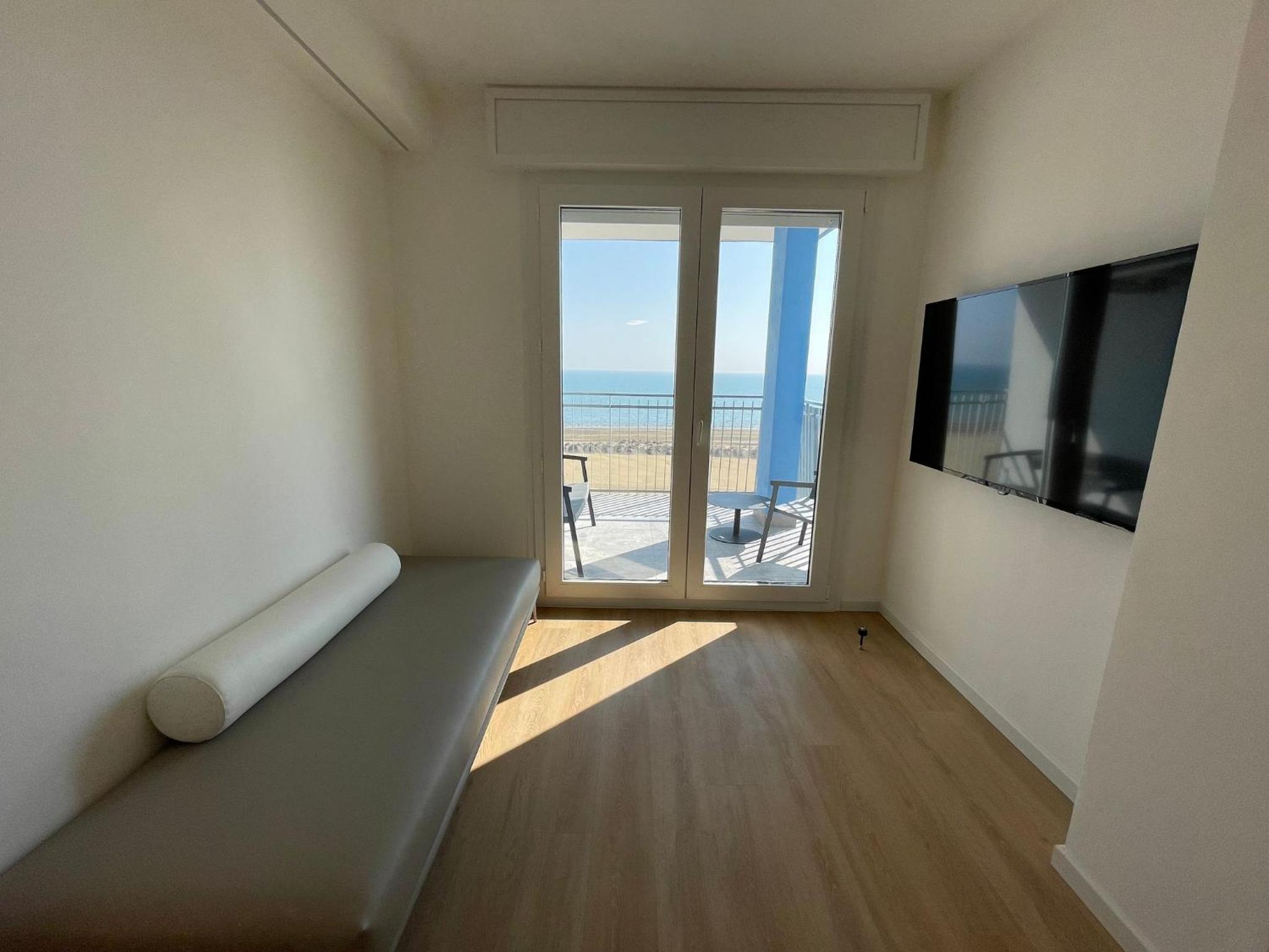 Modern seafront flat with stunning views