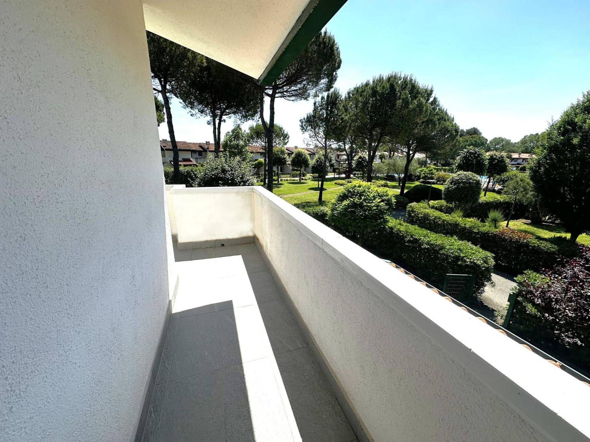 Comfy Bibione villa with pool access