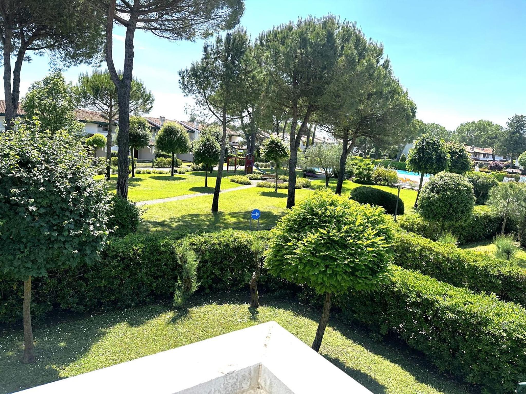 Comfy Bibione villa with pool access