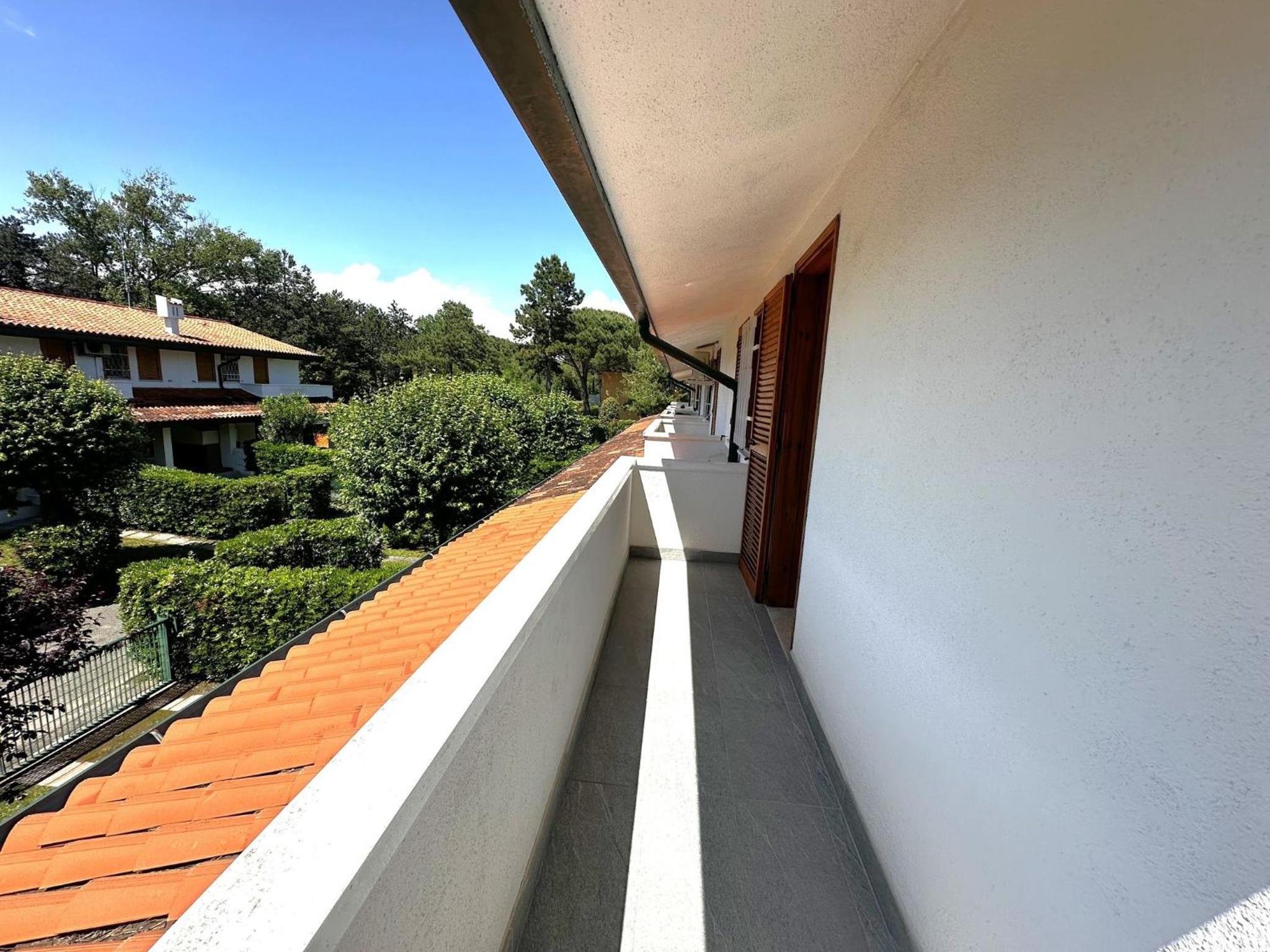 Comfy Bibione villa with pool access