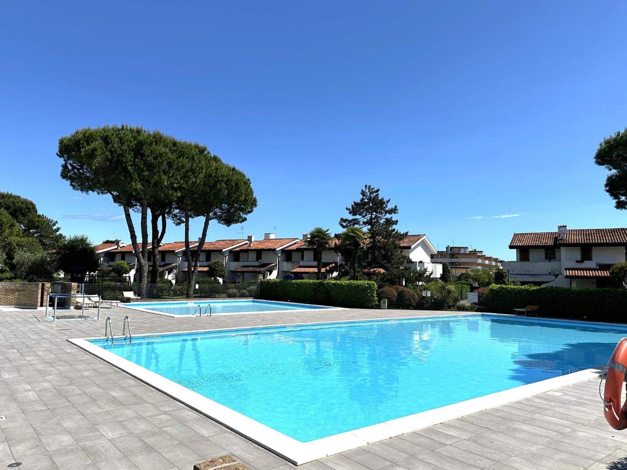 Comfy Bibione villa with pool access