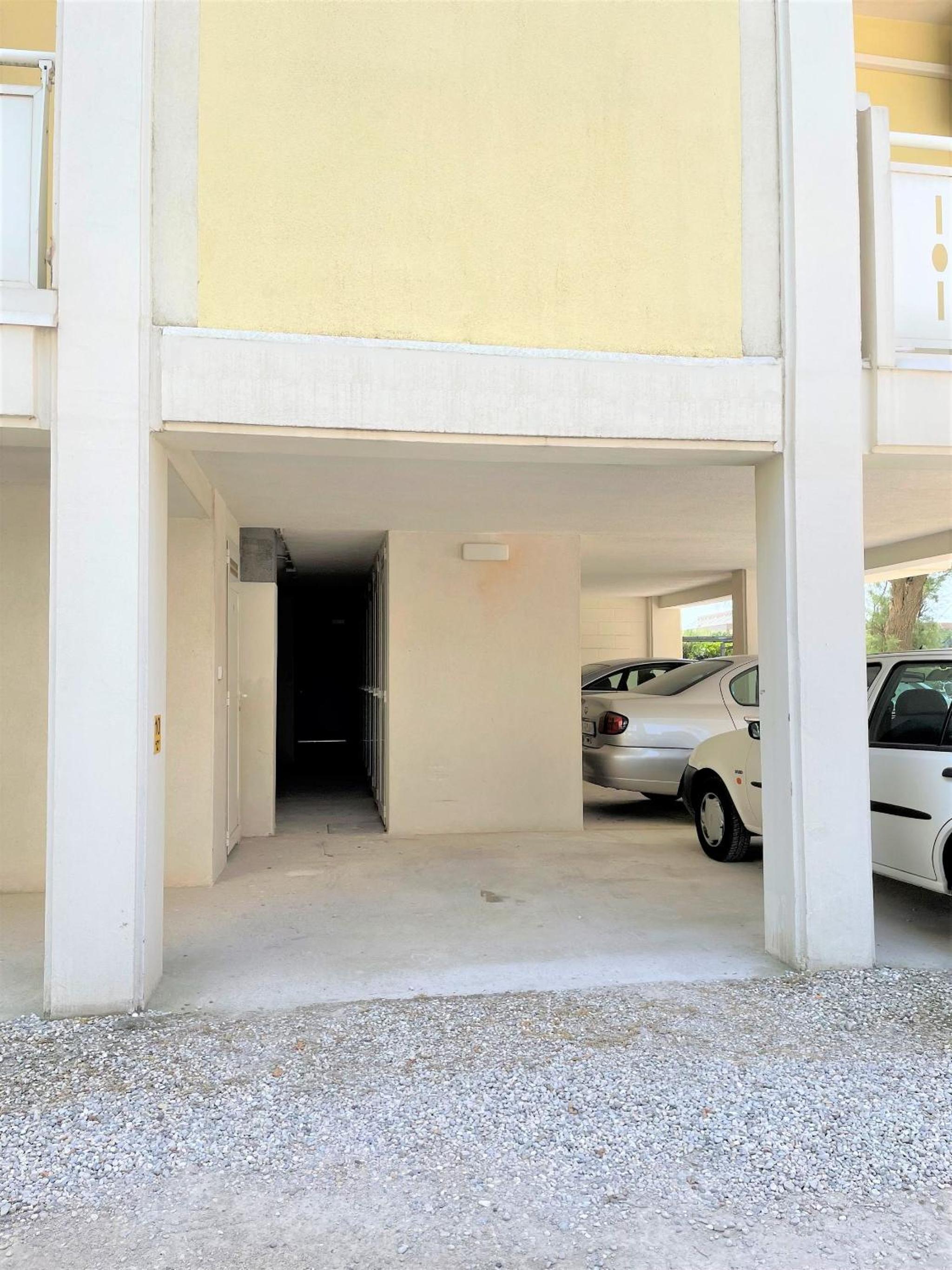 Apartment in a prime seafront location
