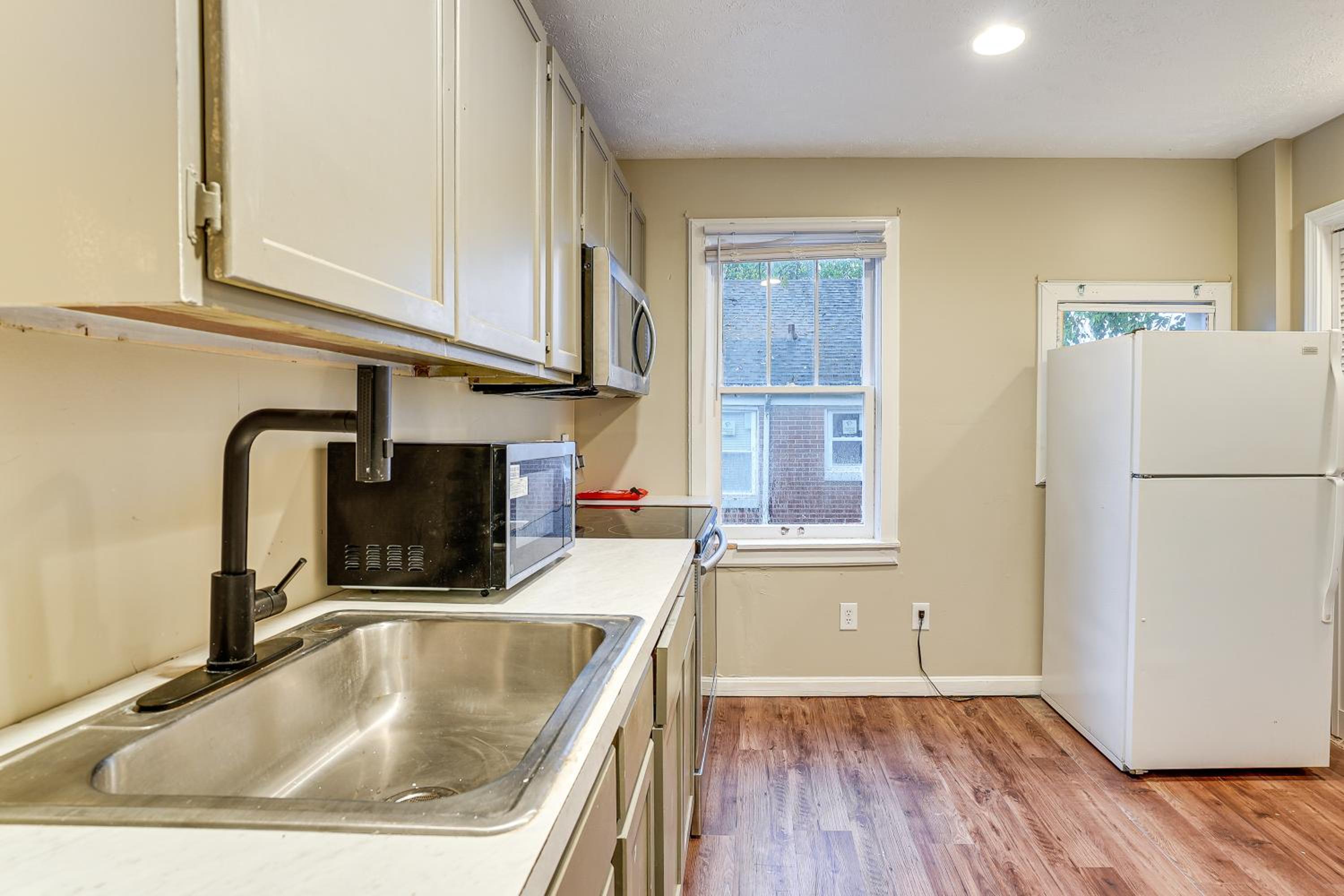 Stay Near the Derby and Downtown! Louisville Apt